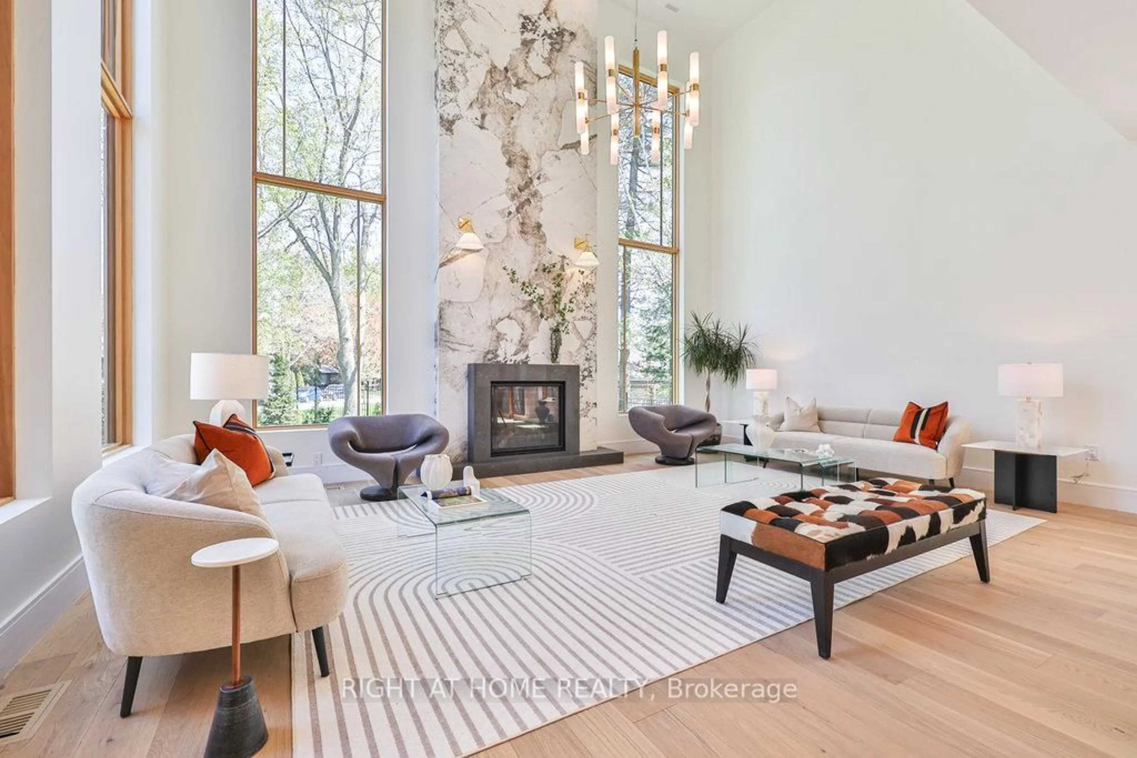 Living room with furniture, unknown for 920 Calder Rd, Mississauga Ontario L5J 2N7