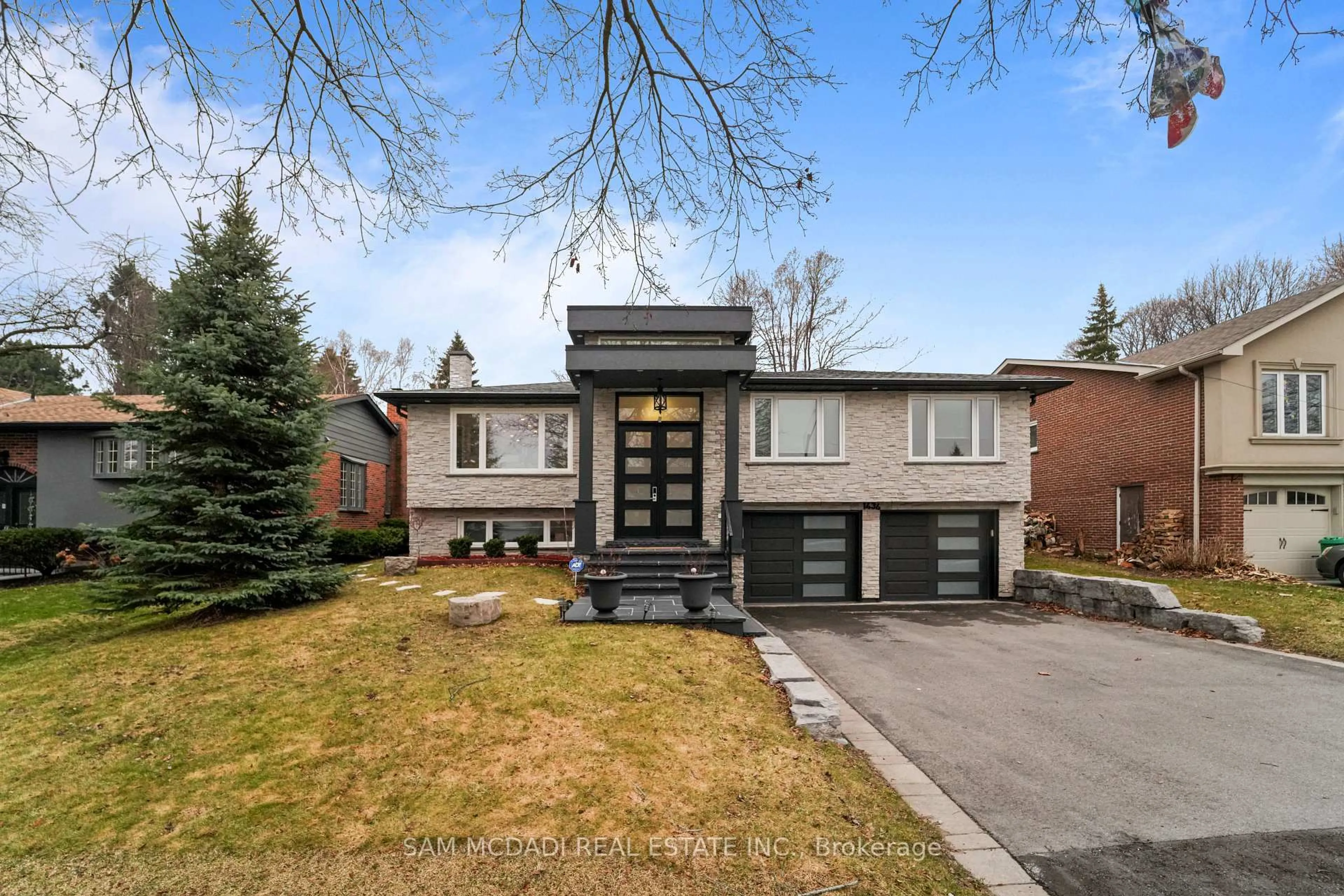 Home with brick exterior material, street for 1434 Petrie Way, Mississauga Ontario L5J 1G5