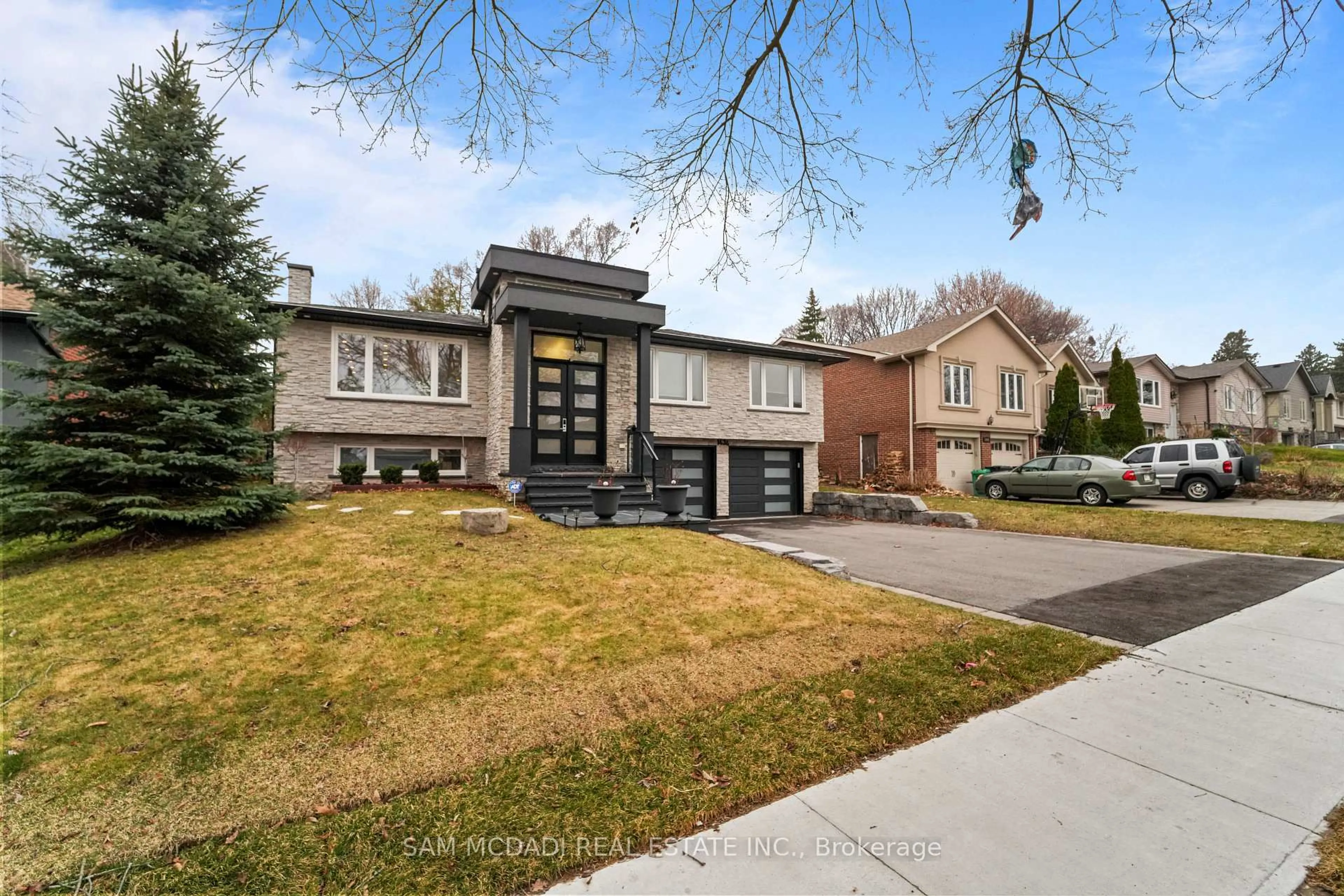 Home with brick exterior material, street for 1434 Petrie Way, Mississauga Ontario L5J 1G5