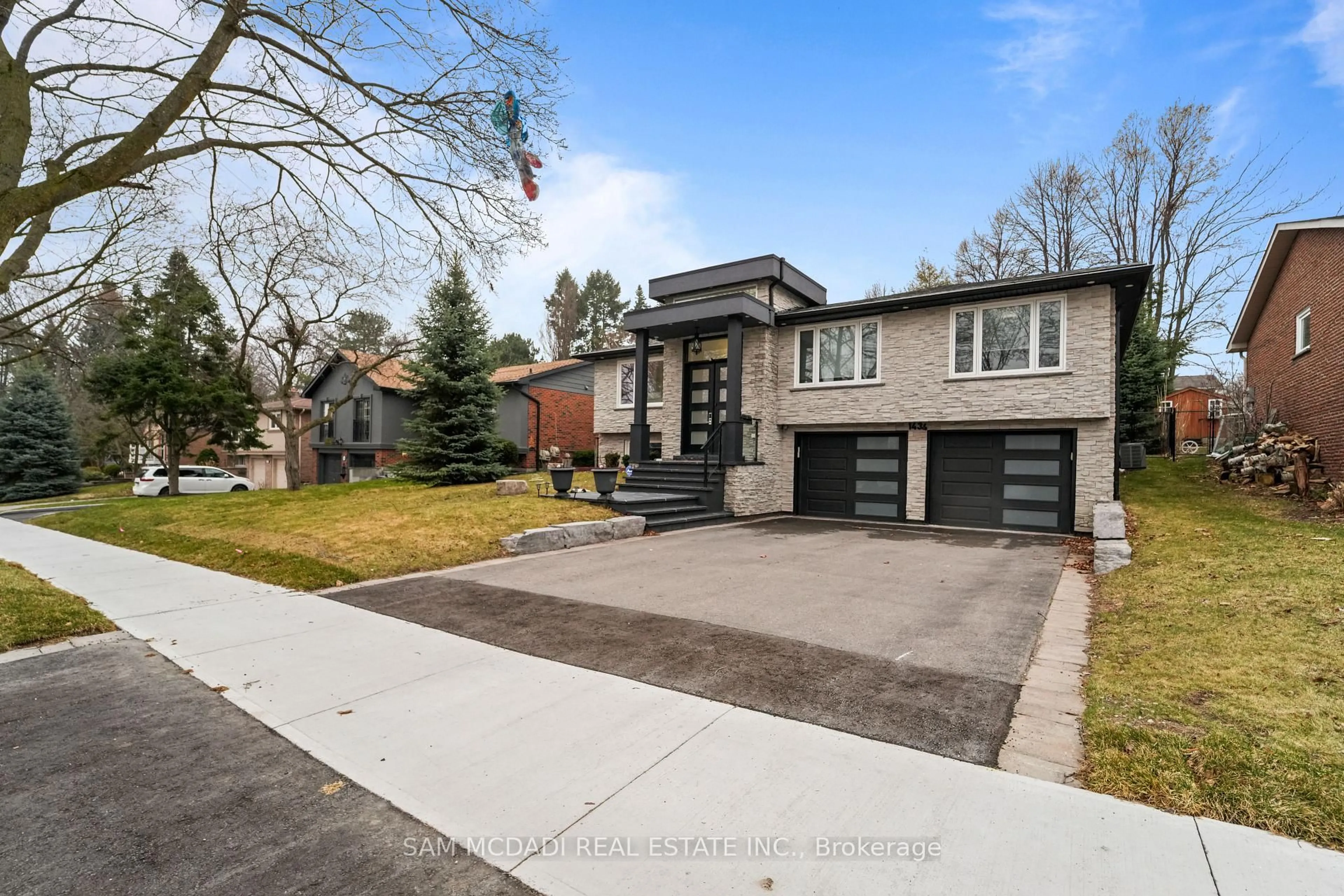 Home with brick exterior material, street for 1434 Petrie Way, Mississauga Ontario L5J 1G5