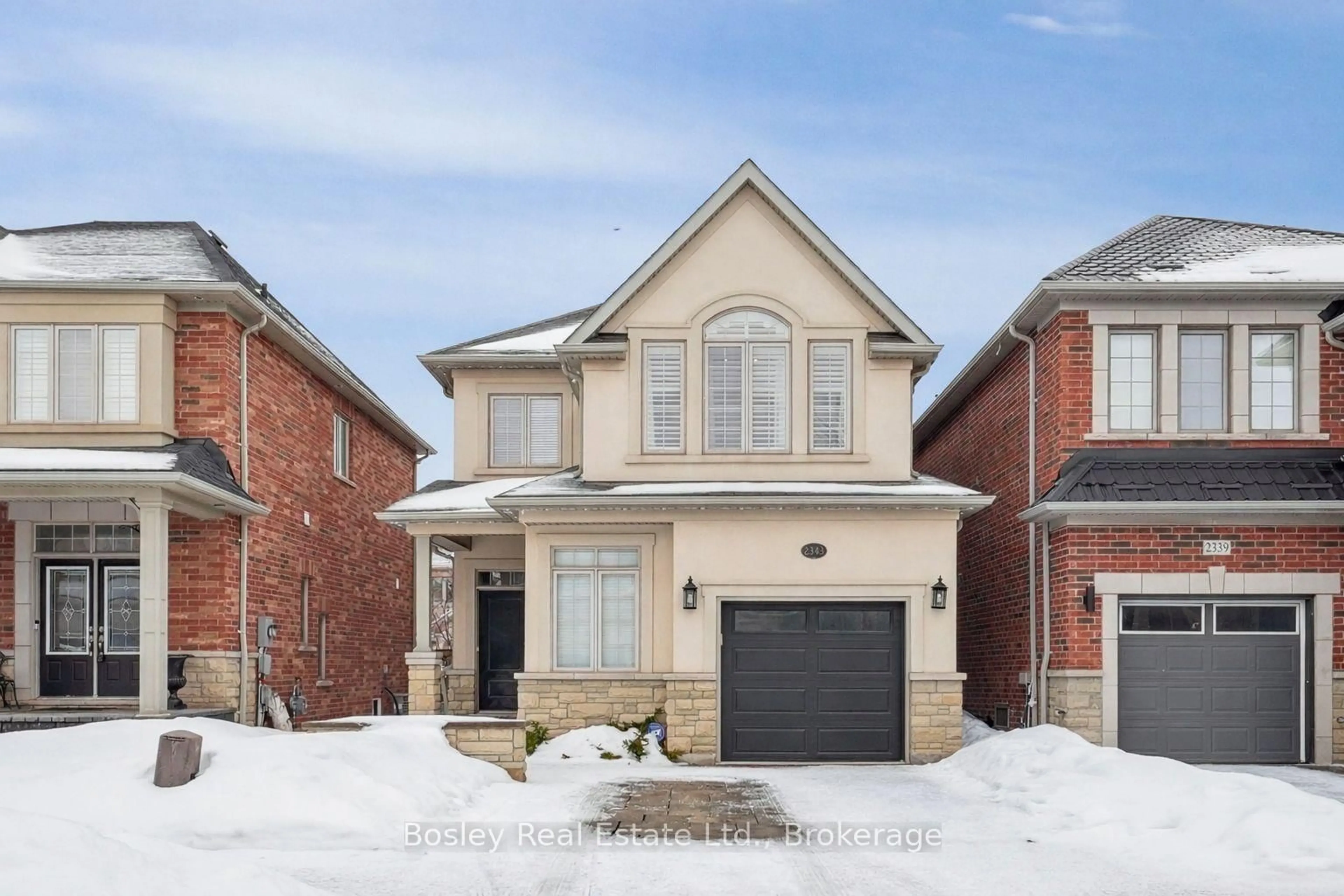 Home with brick exterior material, street for 2343 Quetico Cres, Oakville Ontario L6M 0R5