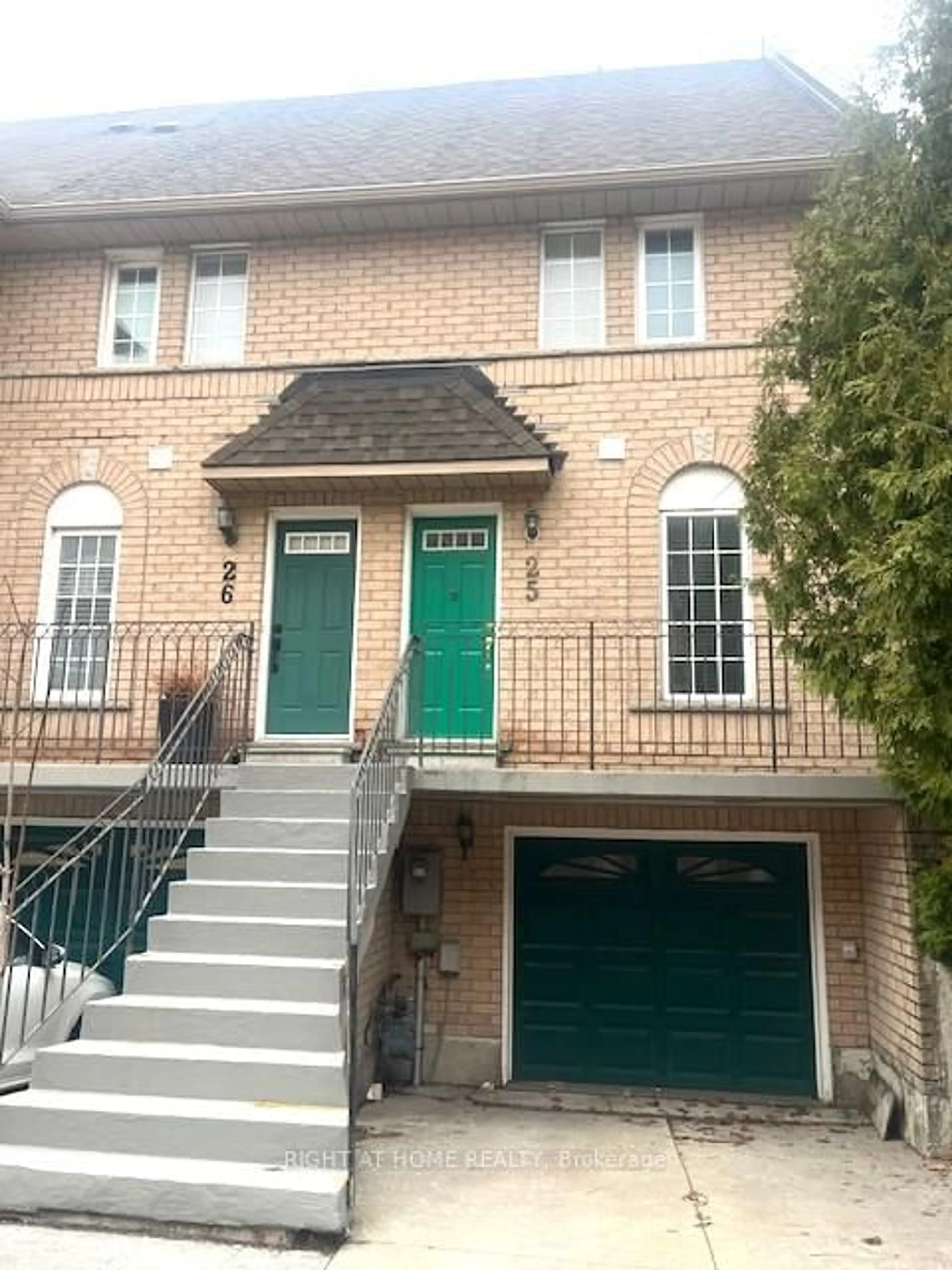 Home with brick exterior material, street for 80 Strathaven Dr #25, Mississauga Ontario L5R 3V9