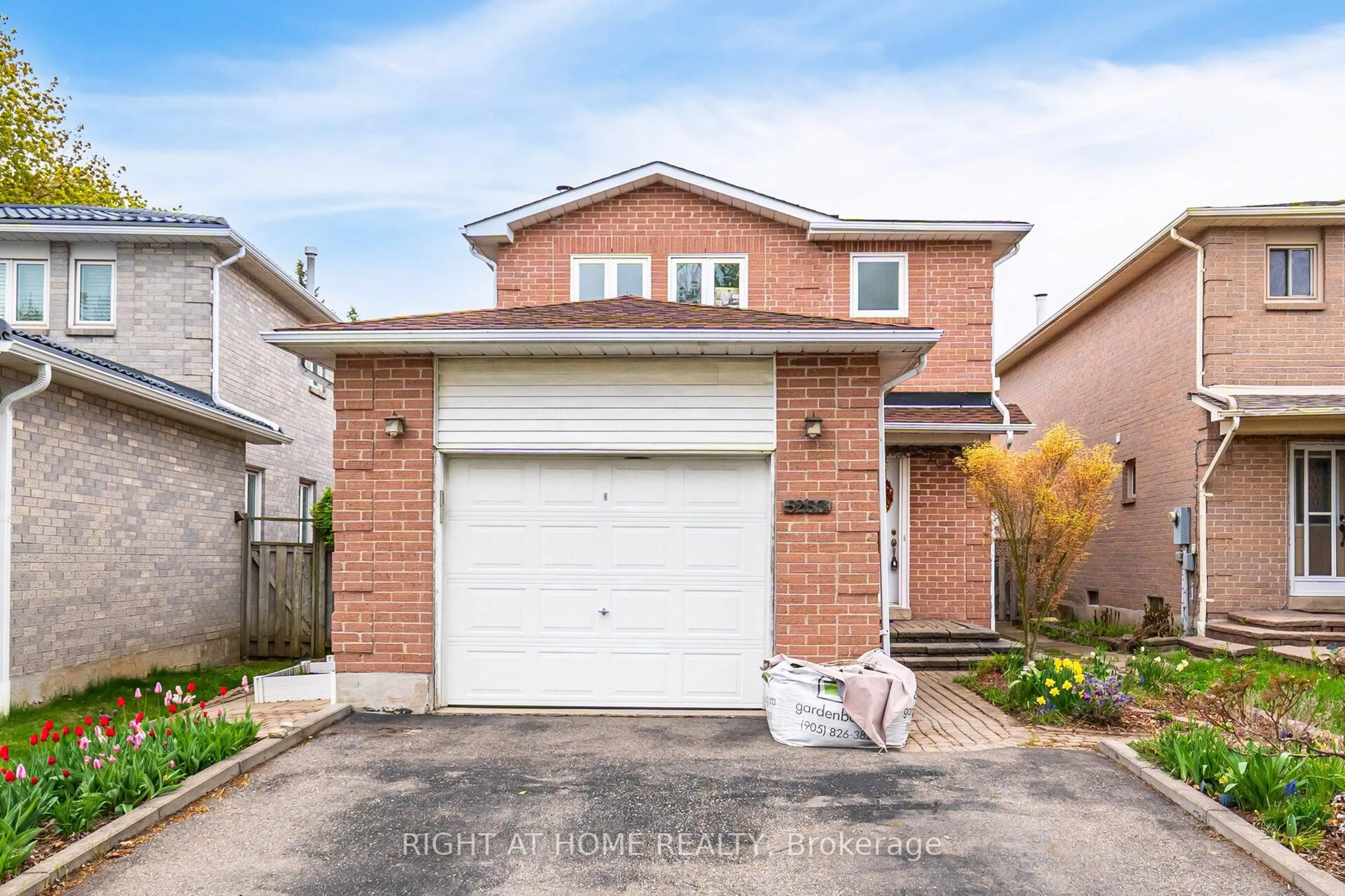 Home with brick exterior material, street for 5253 Palomar Cres, Mississauga Ontario L5R 2W8