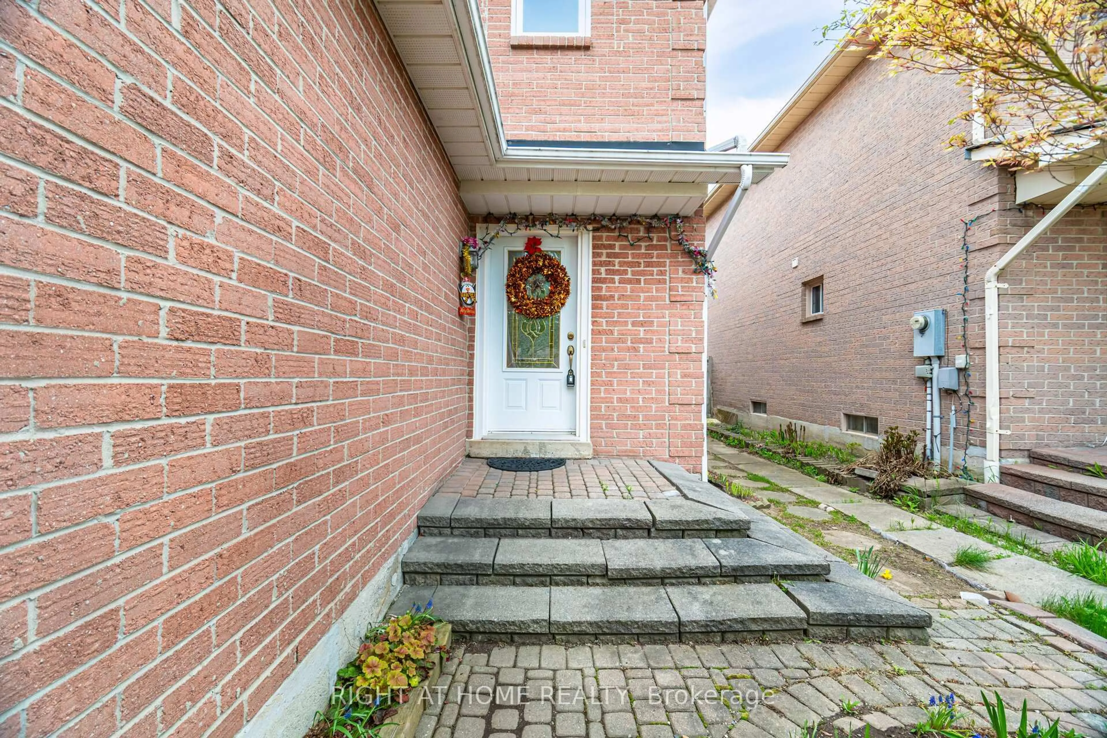 Home with brick exterior material, street for 5253 Palomar Cres, Mississauga Ontario L5R 2W8