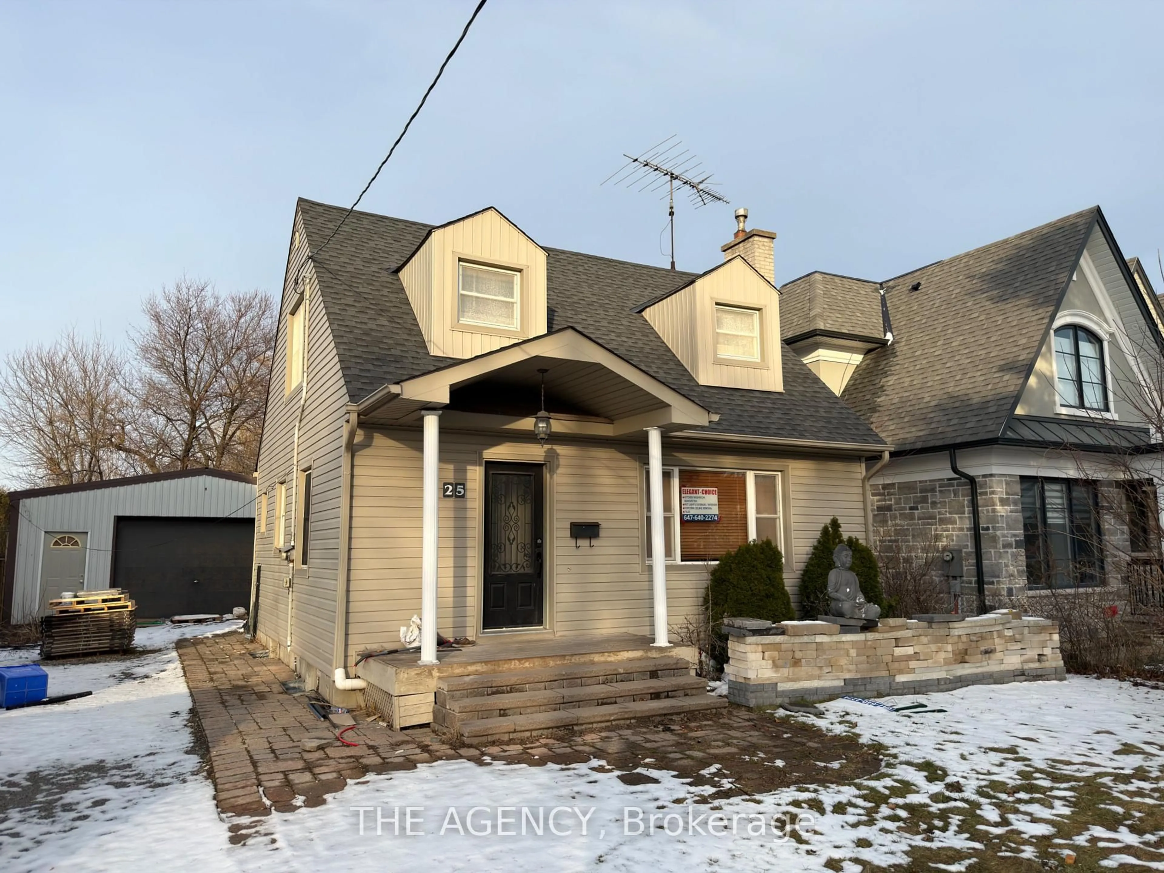 Home with brick exterior material, street for 25 Earl St, Mississauga Ontario L5M 1N6