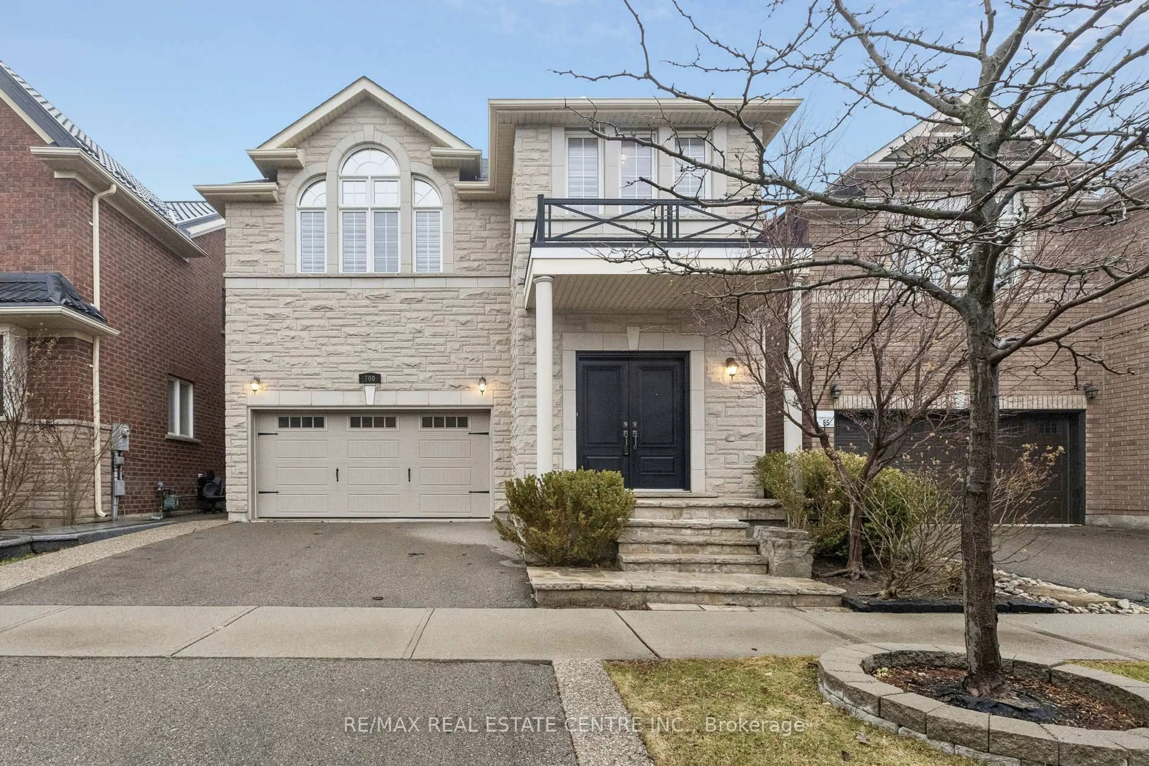 Home with brick exterior material, street for 700 Caldwell Cres, Milton Ontario L9T 0H6