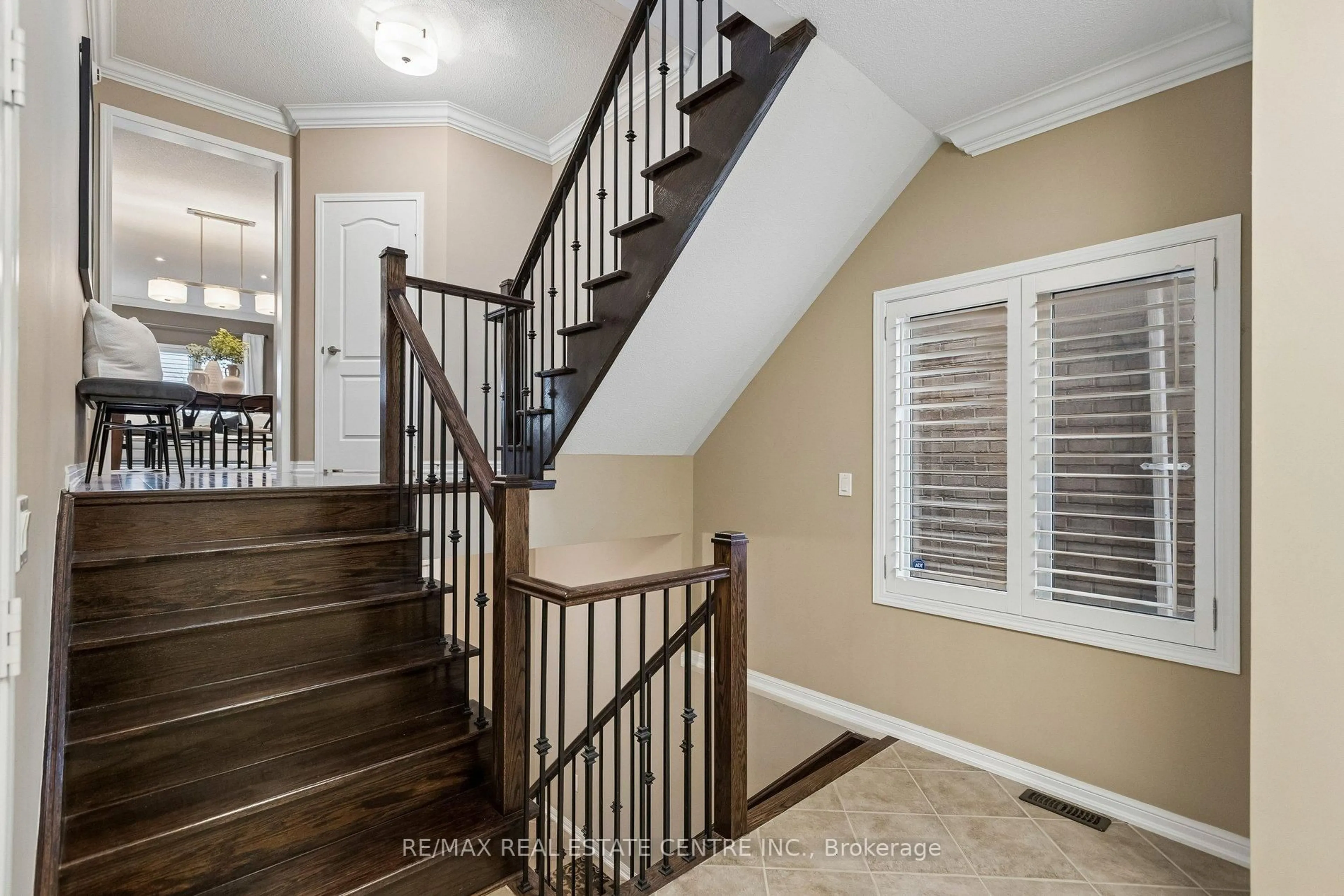 Unknown for 700 Caldwell Cres, Milton Ontario L9T 0H6