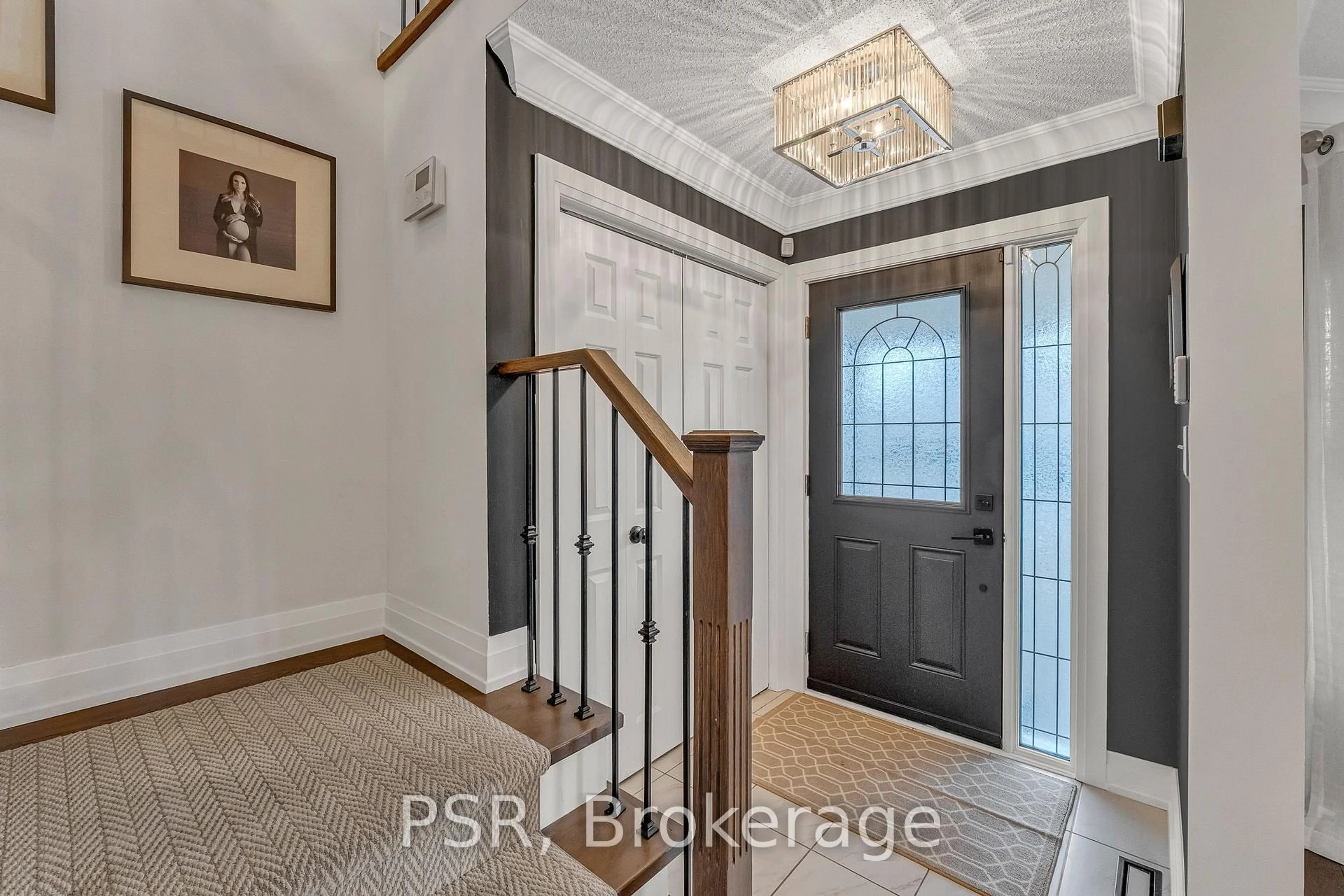 Indoor entryway for 894 Ferguson Dr, Milton Ontario L6T 6V9