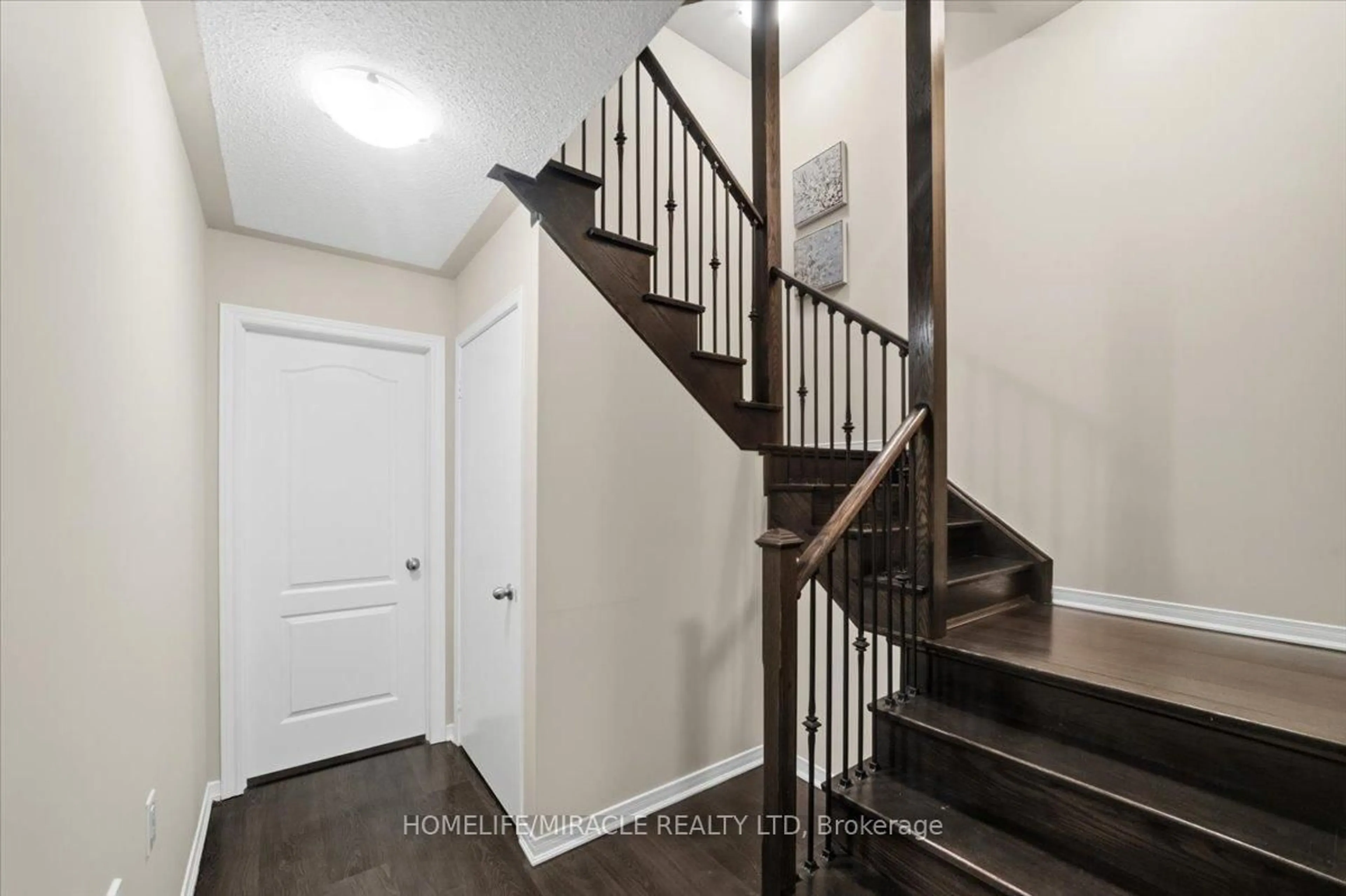 Stairs for 8 Lowes Hill Circ, Caledon Ontario L7C 4H4