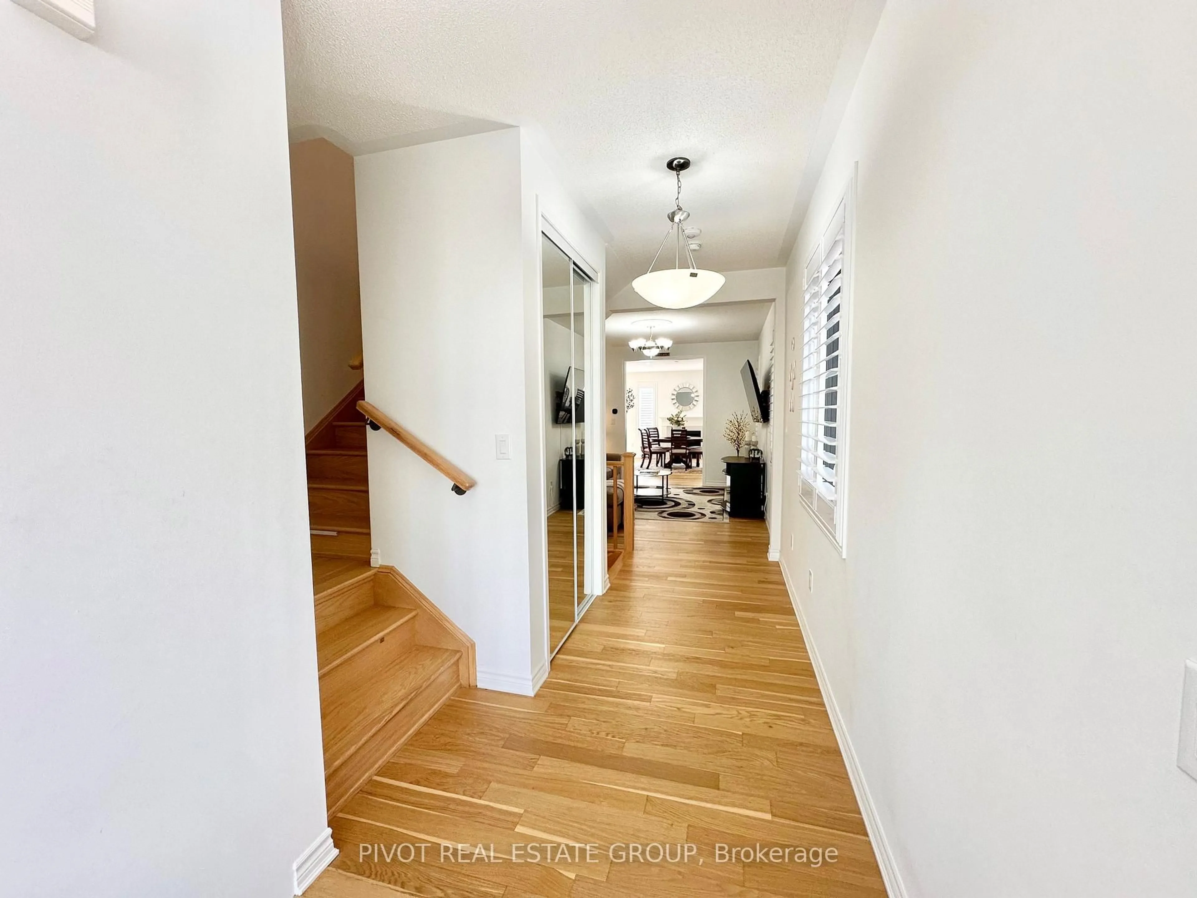 Indoor entryway for 1226 Muskoka Hts, Milton Ontario L9E 1Y6
