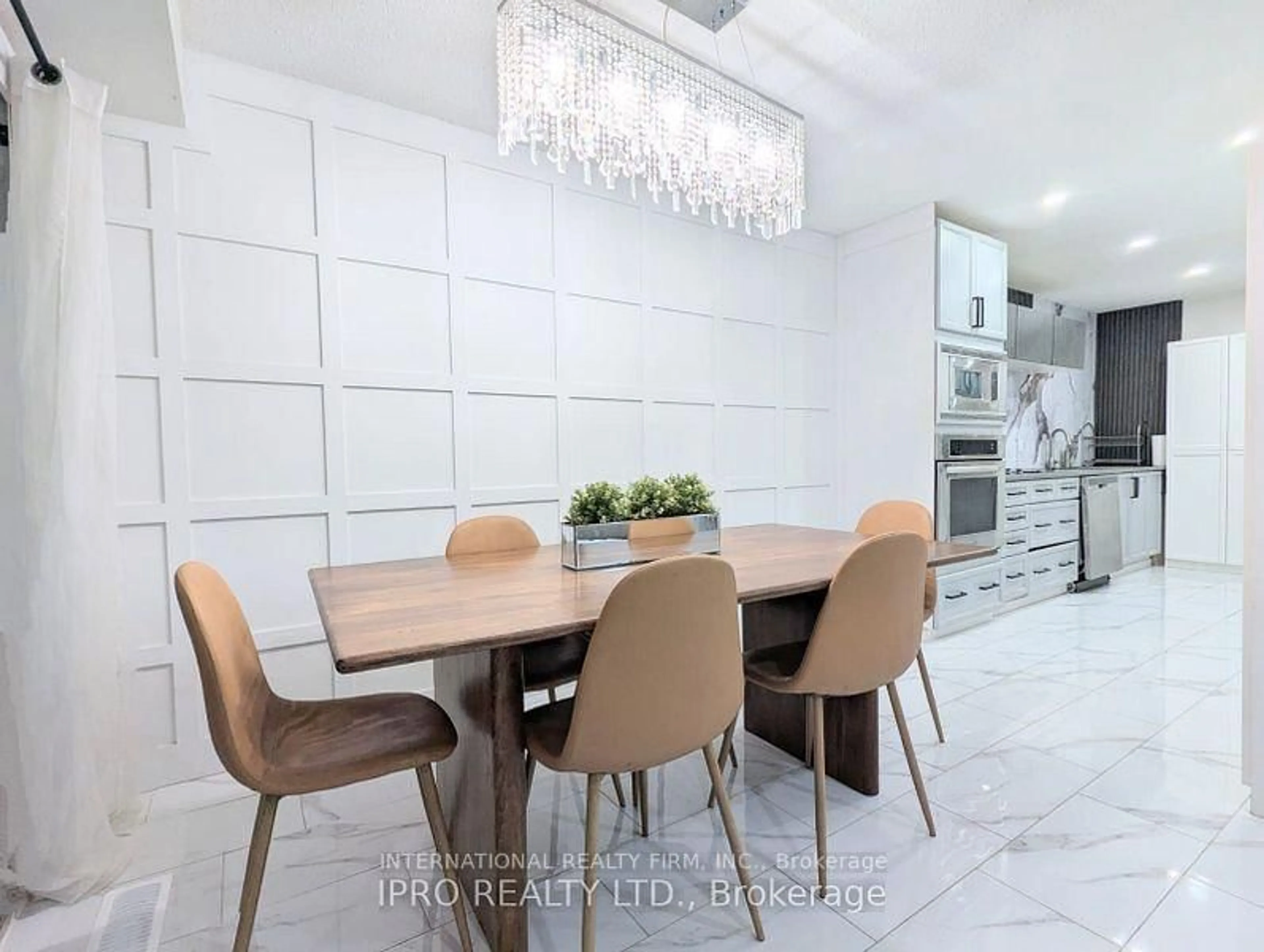 Dining room, ceramic/tile floor for 52 Vodden Crt, Brampton Ontario L6V 2V7