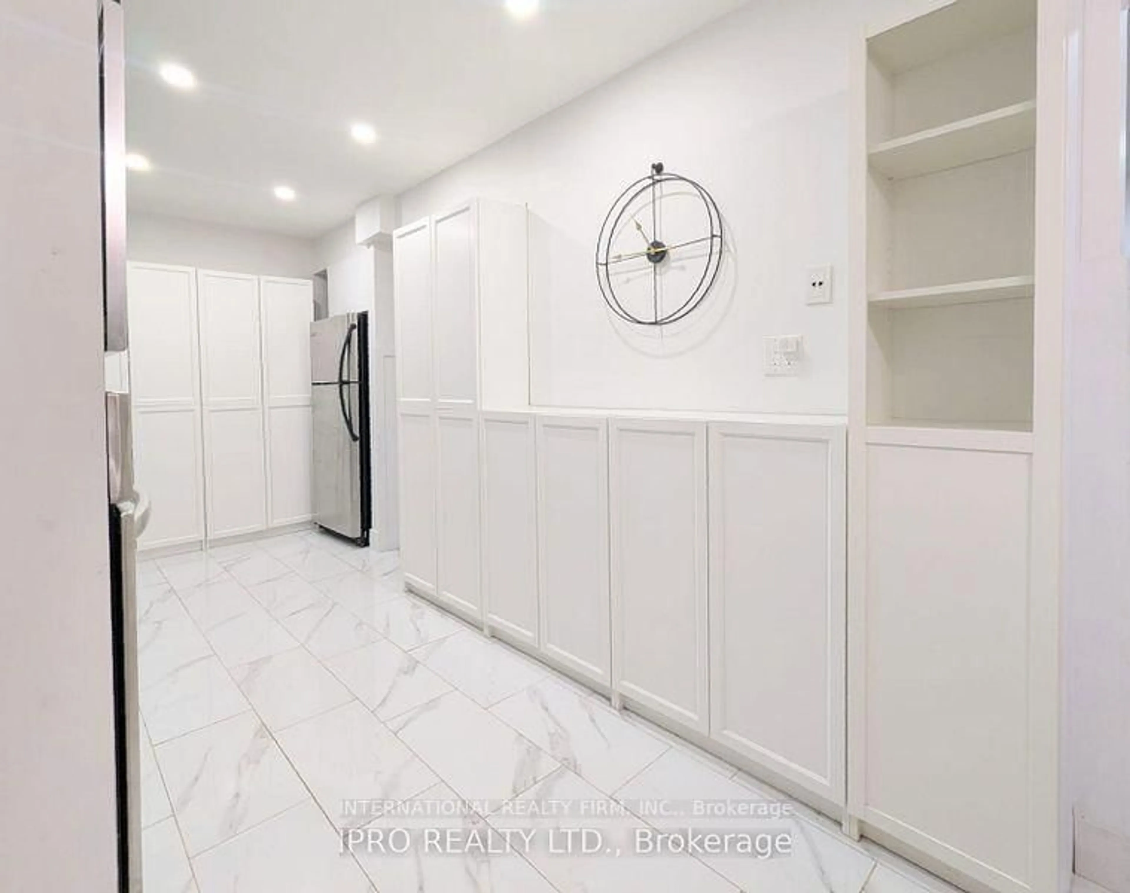 Unknown for 52 Vodden Crt, Brampton Ontario L6V 2V7