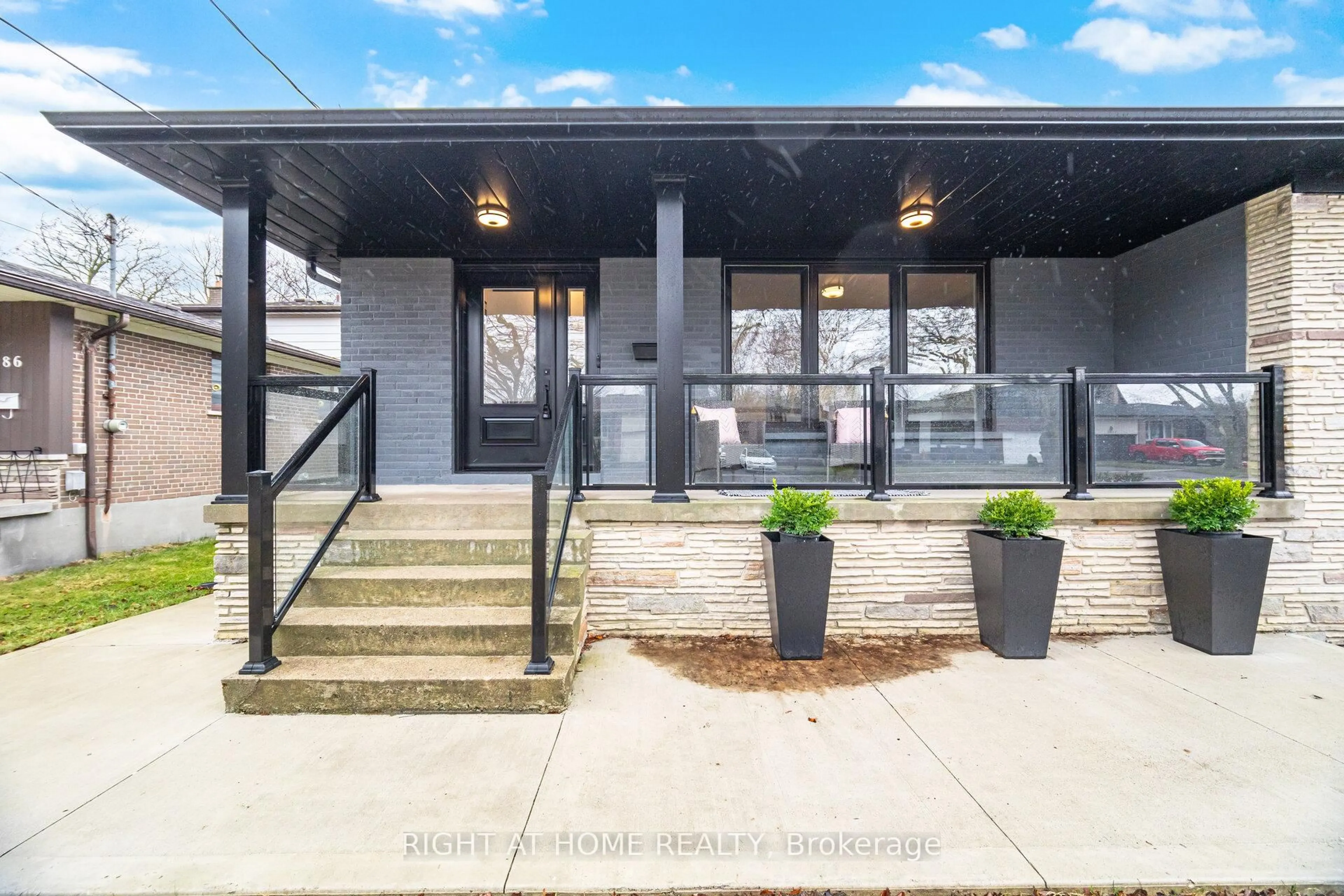 Unknown for 1492 Agnew Rd, Mississauga Ontario L5J 3G9