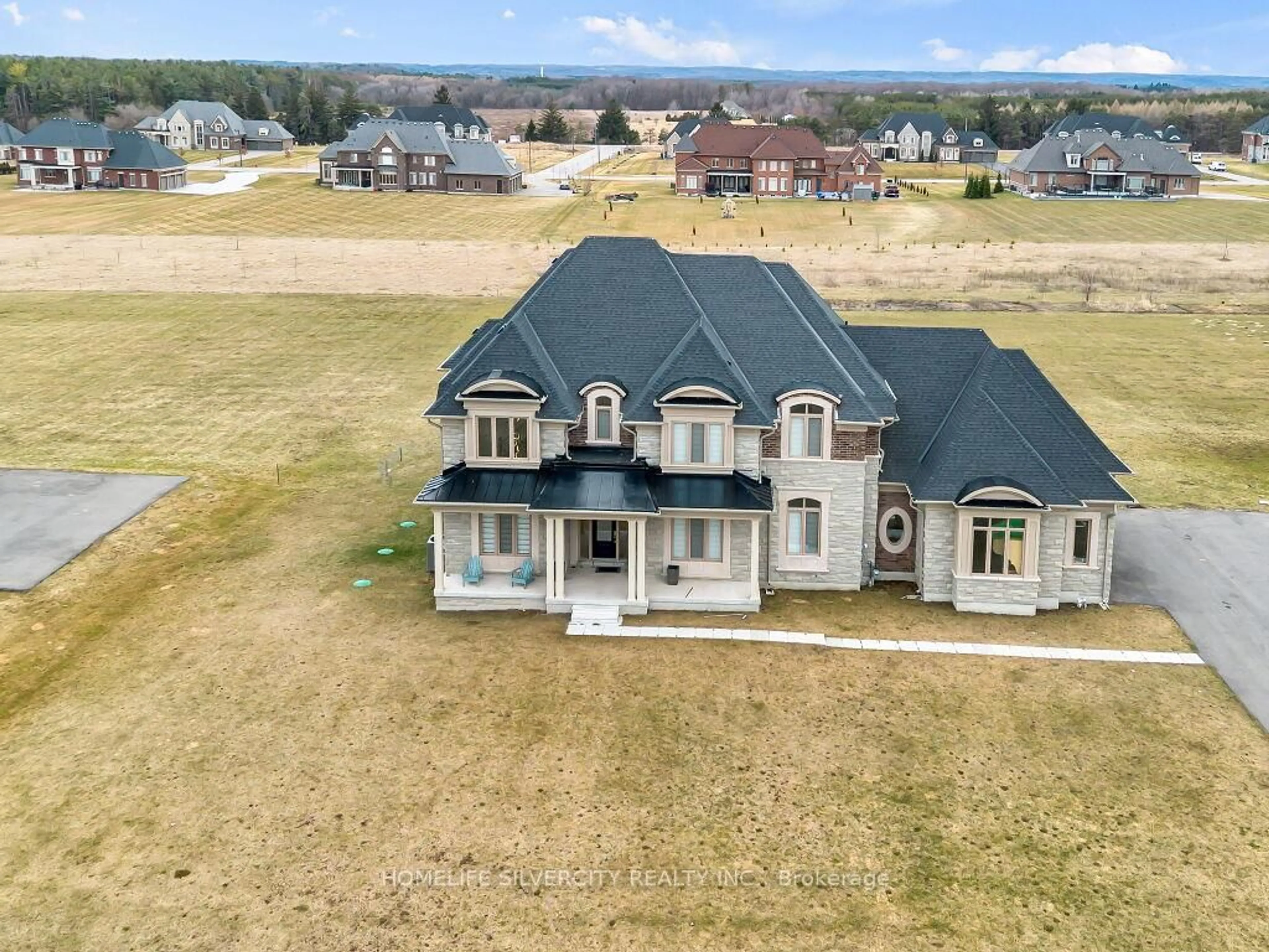 A pic from outside/outdoor area/front of a property/back of a property/a pic from drone, unknown for 255 Amos Dr, Caledon Ontario L7E 4L7