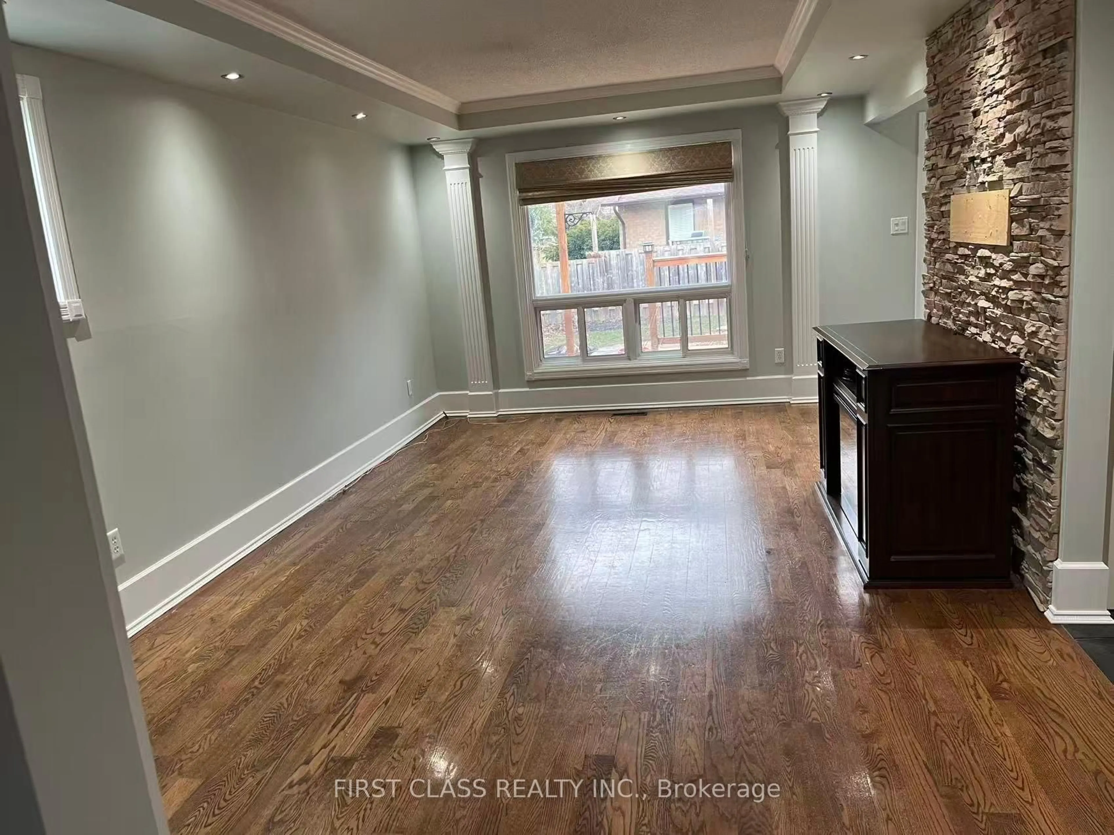 A pic of a room for 2222 Munn's Ave, Oakville Ontario L6H 3M8