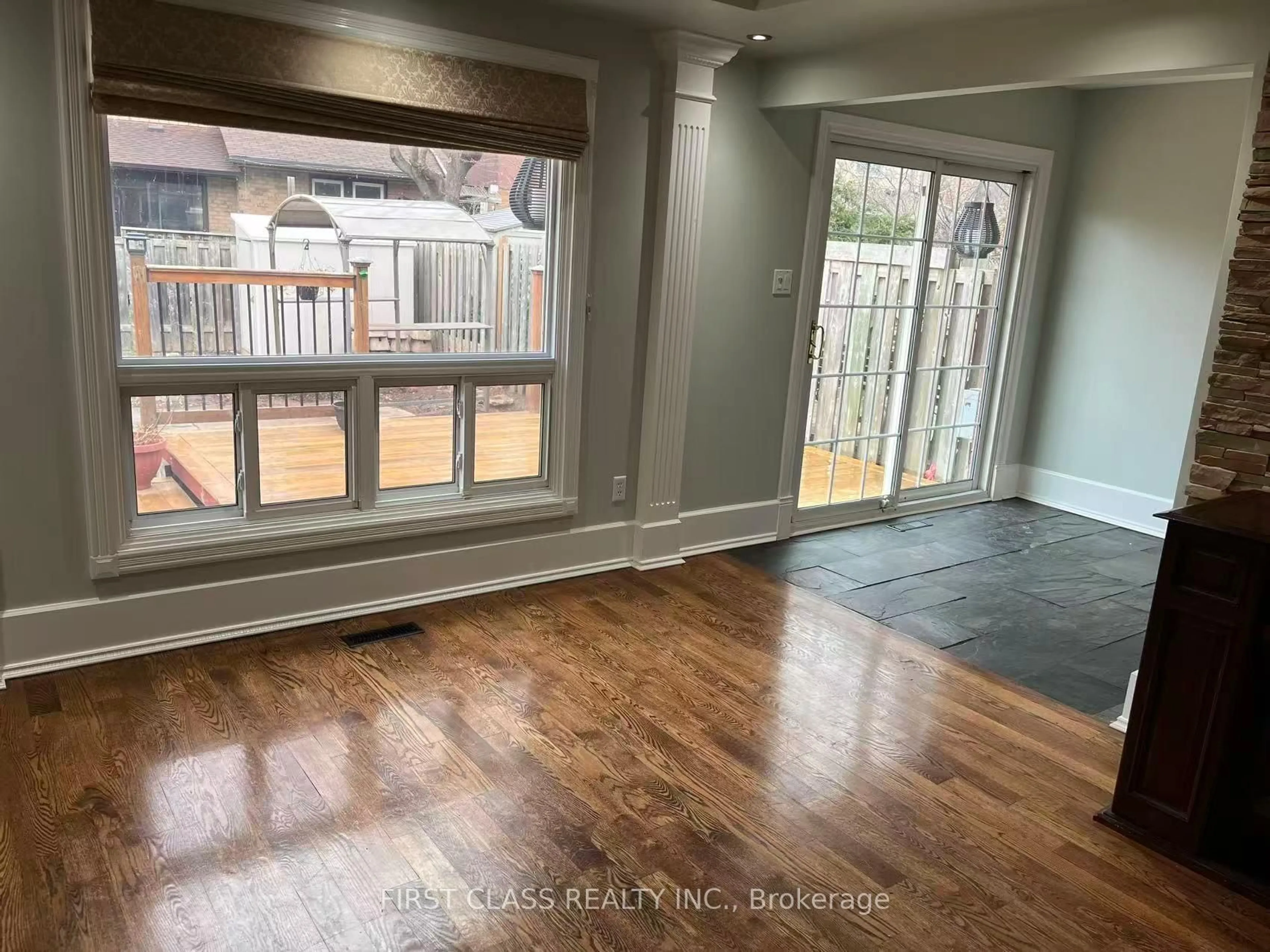 A pic of a room for 2222 Munn's Ave, Oakville Ontario L6H 3M8