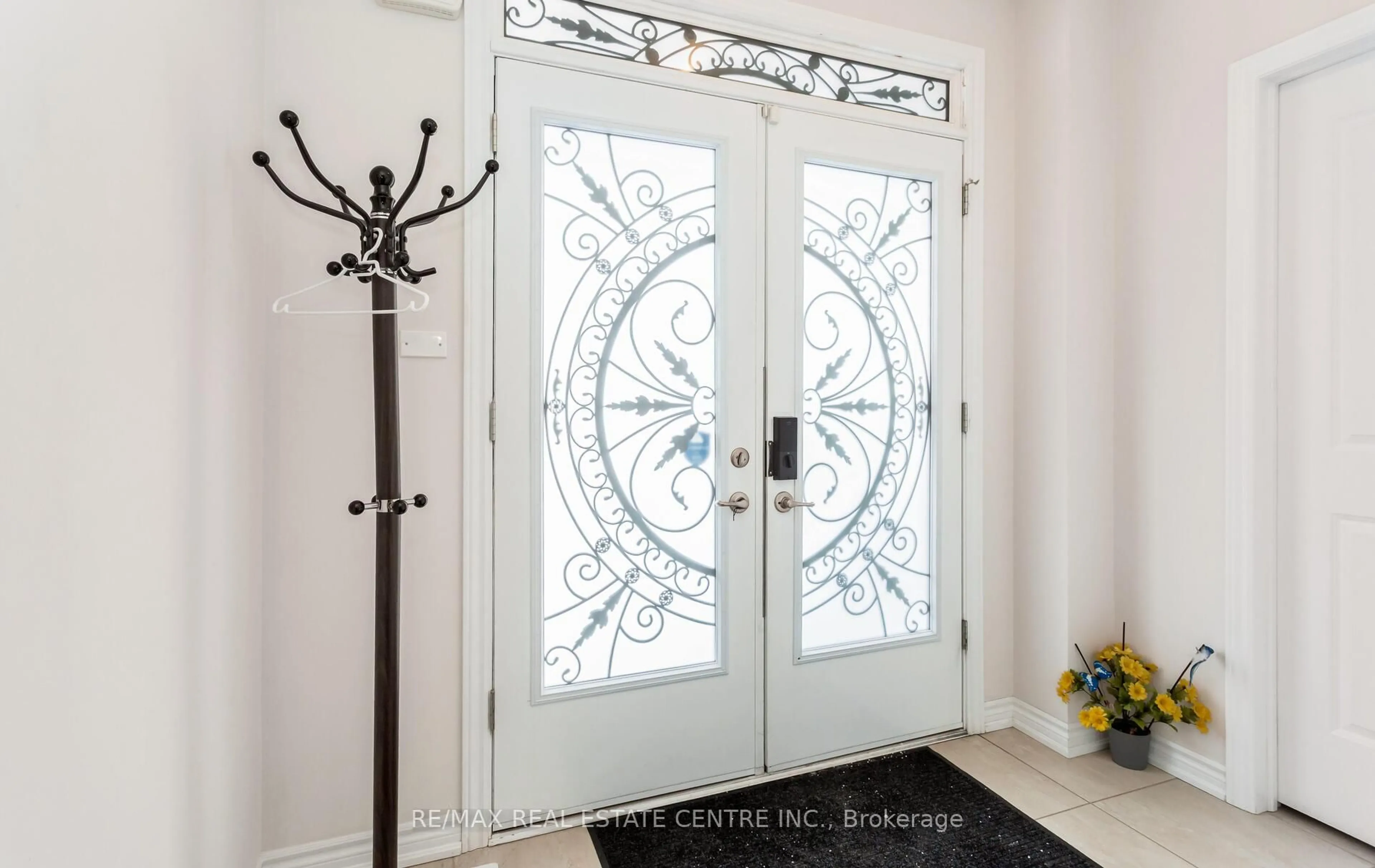 Indoor entryway for 49 Bucksaw St, Brampton Ontario L7A 4R3