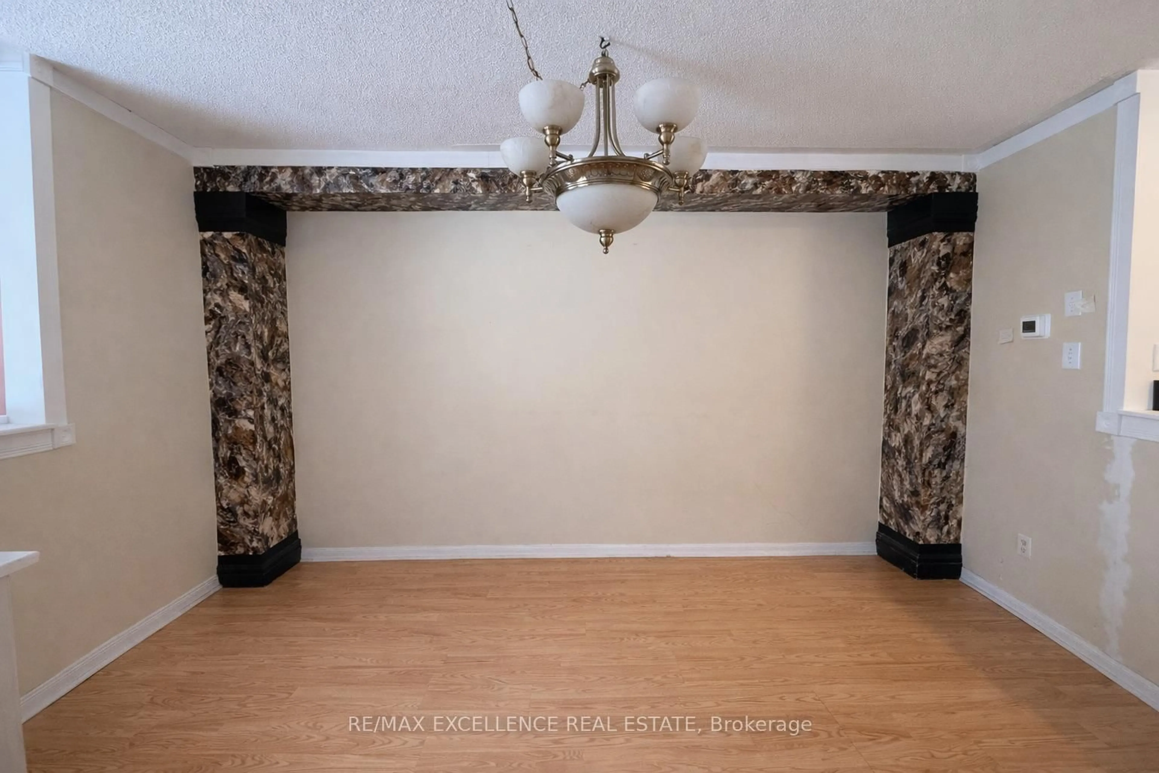 Unknown for 33 Lacebark Crt, Brampton Ontario L6R 3M7