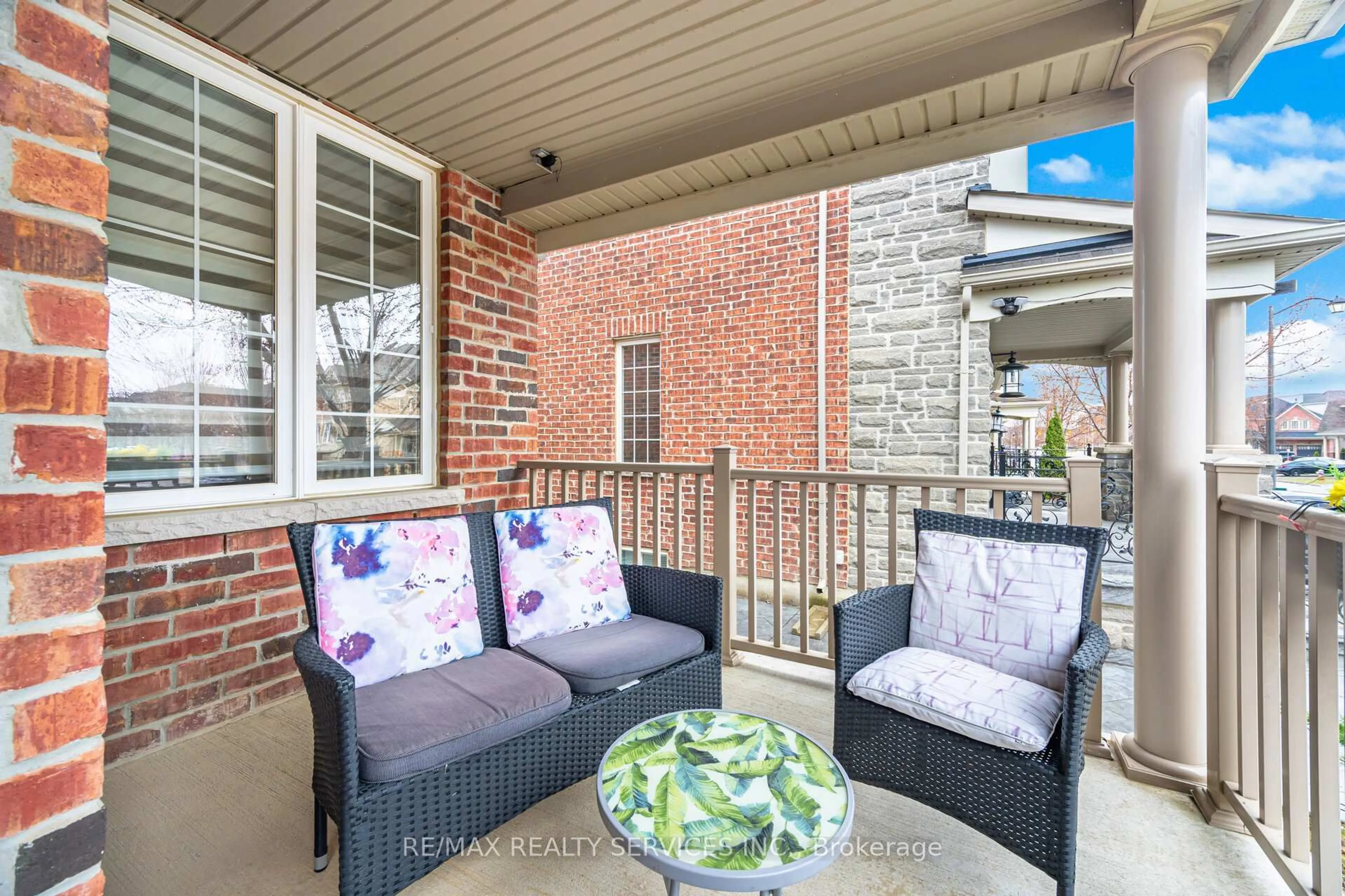 Patio, unknown for 23 Twistleton St, Caledon Ontario L7C 3V9