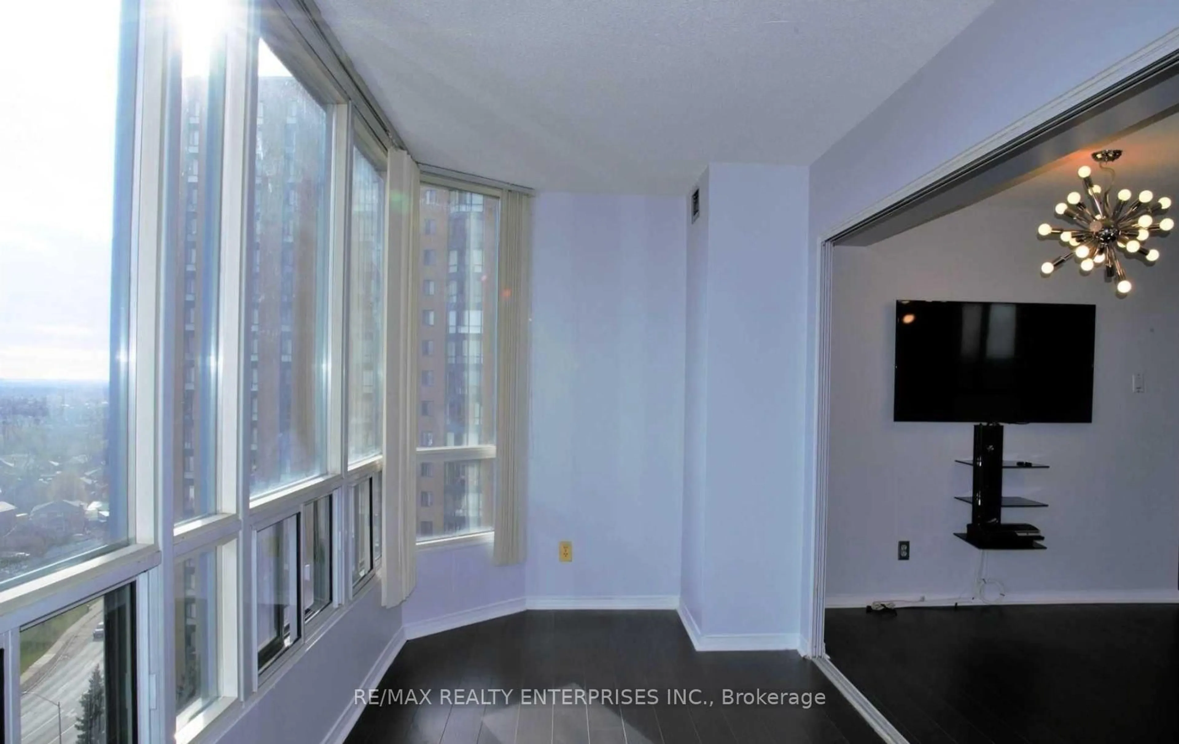 A pic of a room for 115 Hillcrest Ave #1403, Mississauga Ontario L5B 3Y9