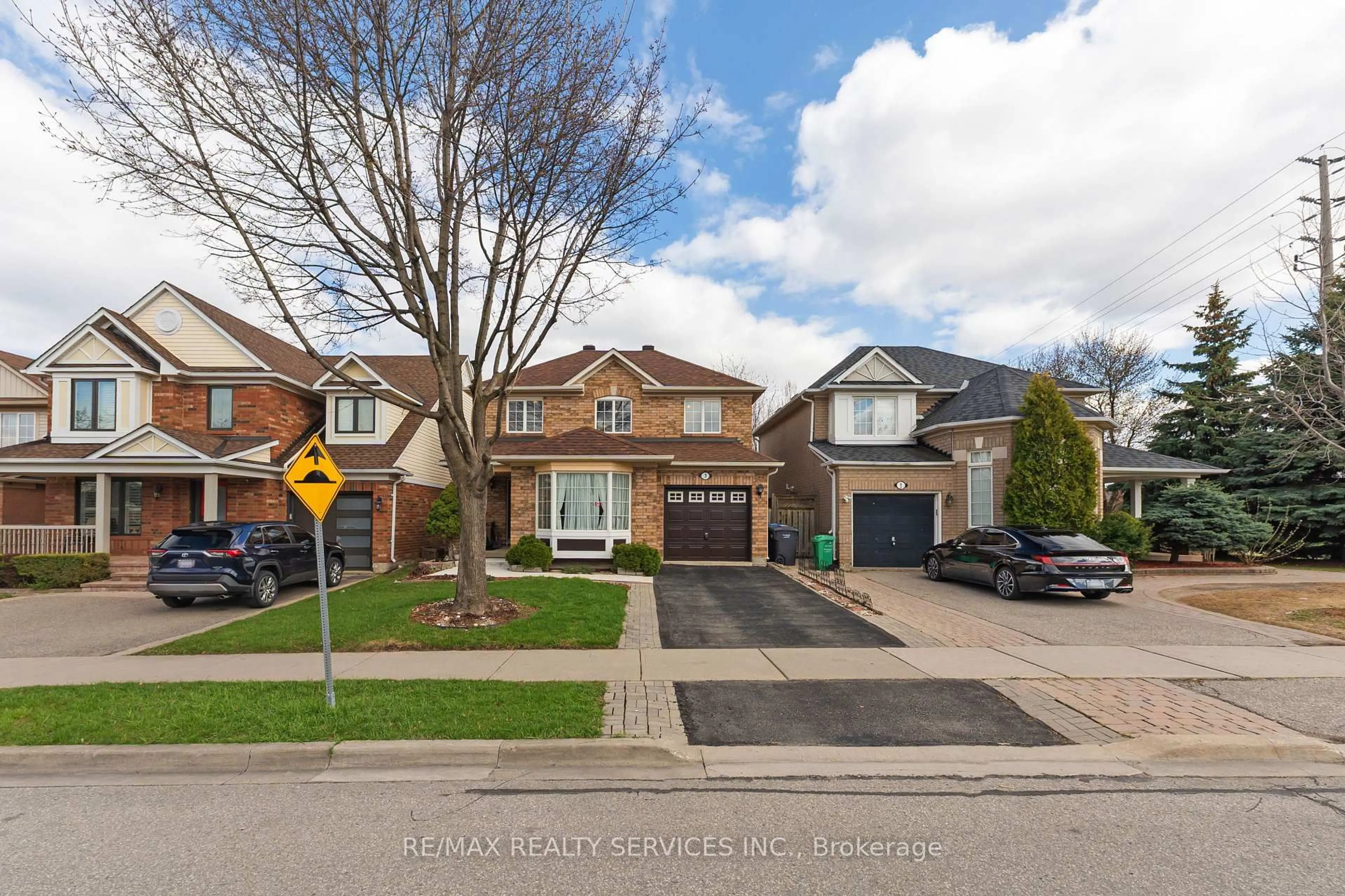 A pic from outside/outdoor area/front of a property/back of a property/a pic from drone, street for 3 Springhurst Ave, Brampton Ontario L7A 1P6