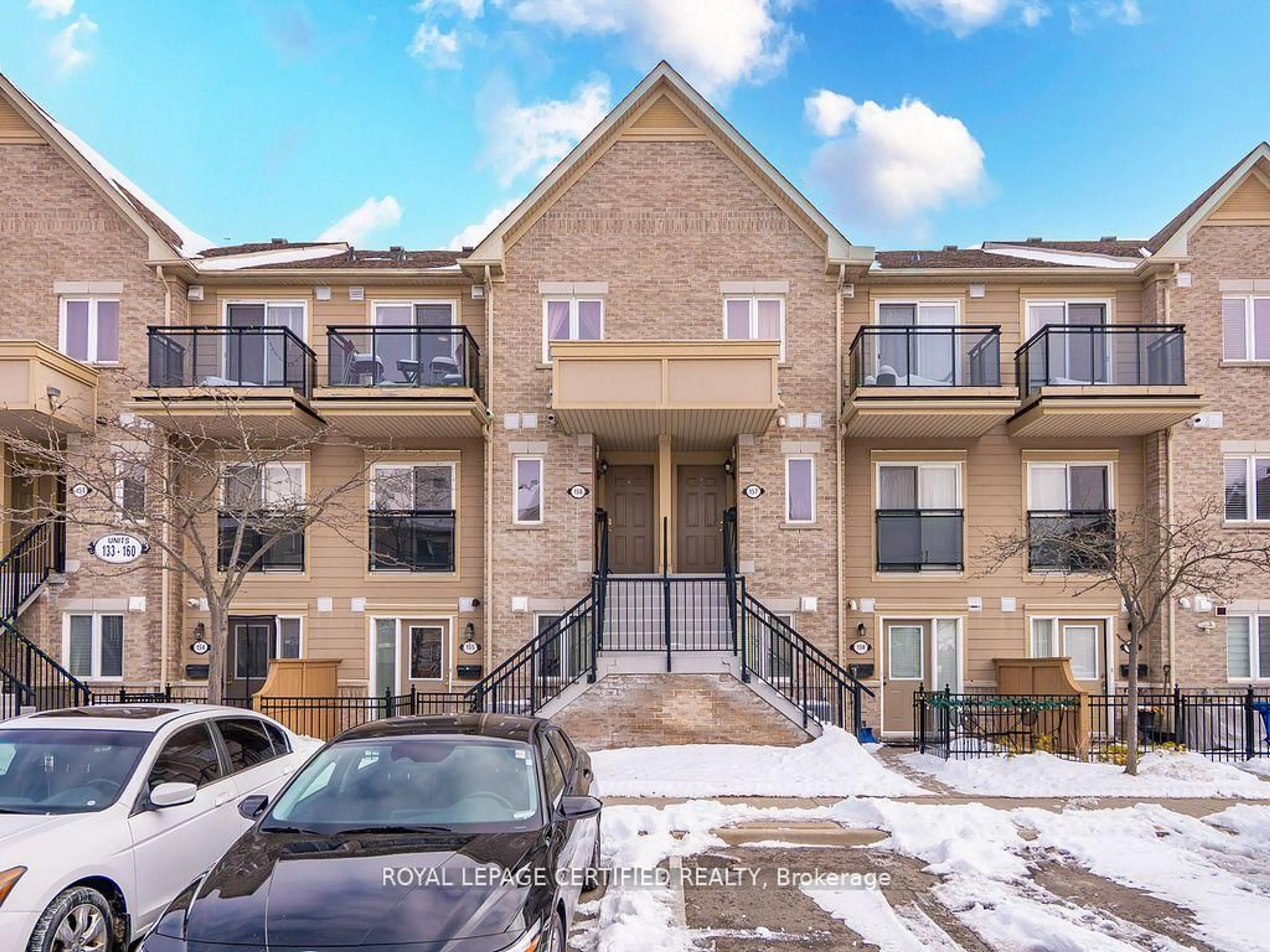 A pic from outside/outdoor area/front of a property/back of a property/a pic from drone, unknown for 4975 Southhampton Dr #156, Mississauga Ontario L5M 8C9