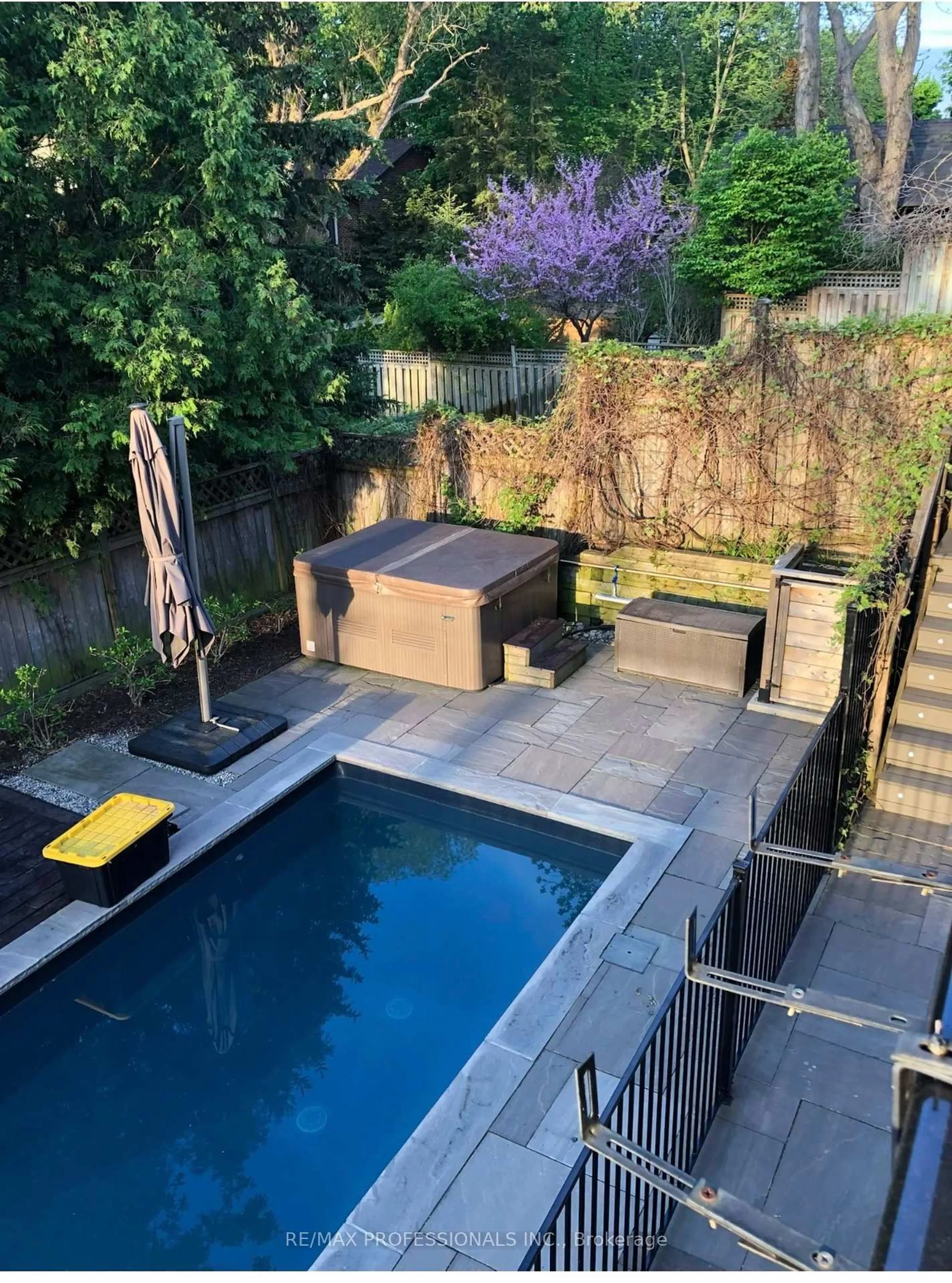 Pool for 12 Walford Rd, Toronto Ontario M8X 2P1