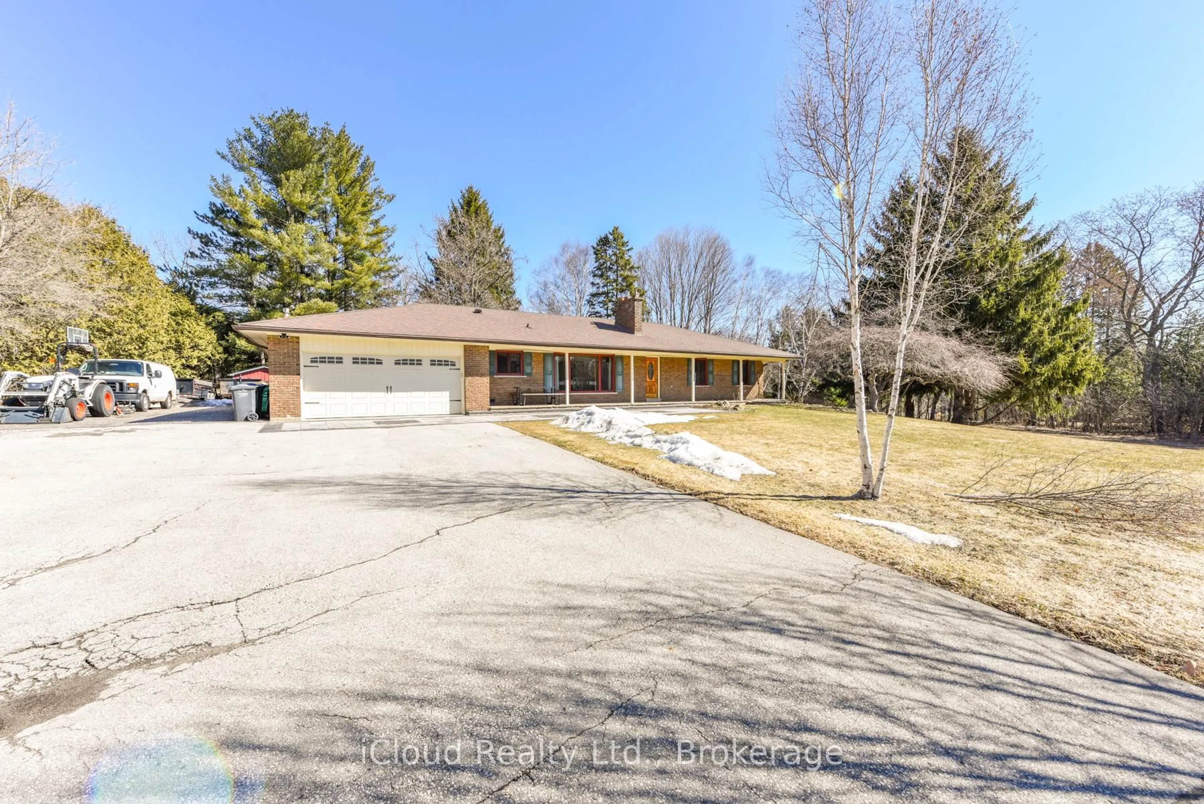 A pic from outside/outdoor area/front of a property/back of a property/a pic from drone, street for 3 Cedar Dr, Caledon Ontario L7K 1H4