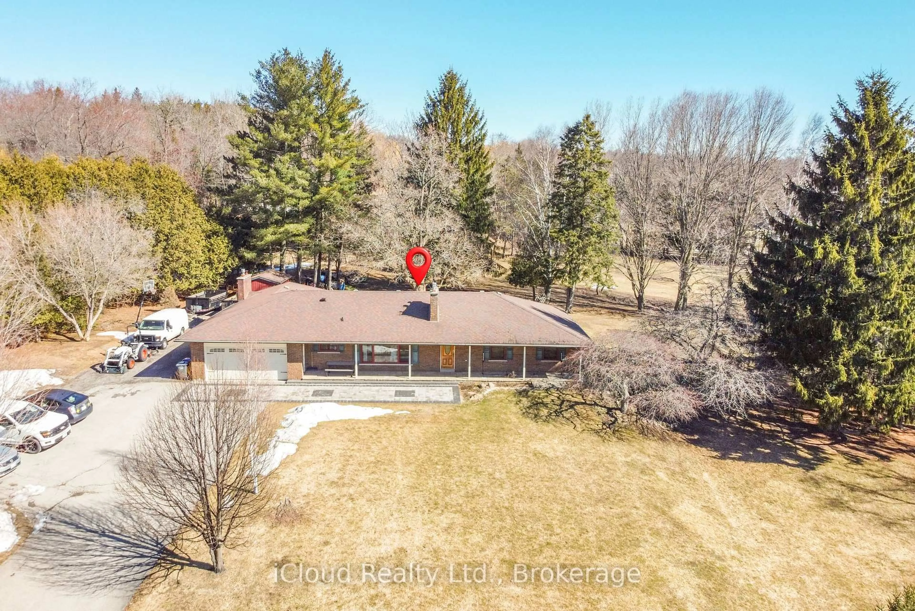A pic from outside/outdoor area/front of a property/back of a property/a pic from drone, unknown for 3 Cedar Dr, Caledon Ontario L7K 1H4