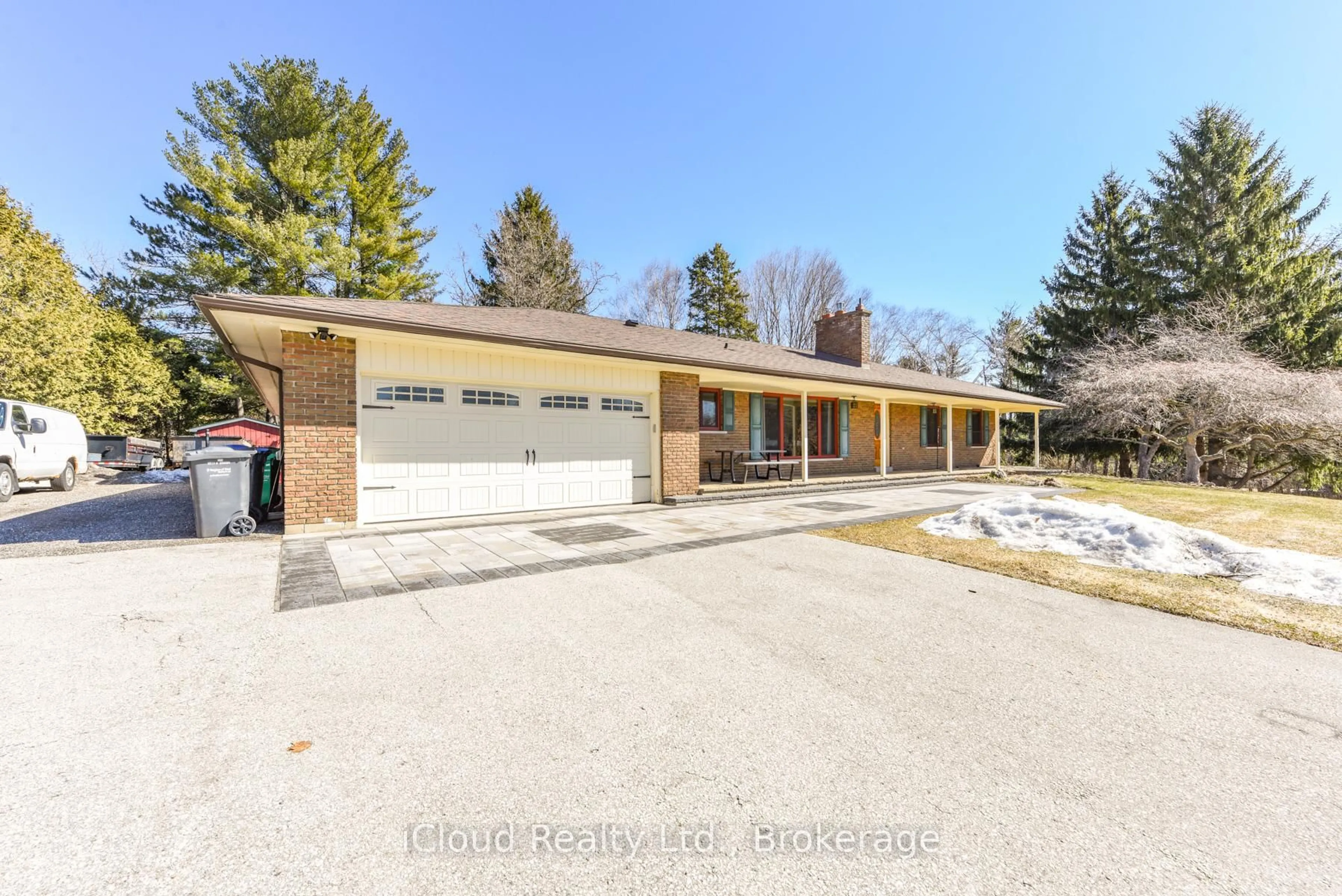 A pic from outside/outdoor area/front of a property/back of a property/a pic from drone, unknown for 3 Cedar Dr, Caledon Ontario L7K 1H4
