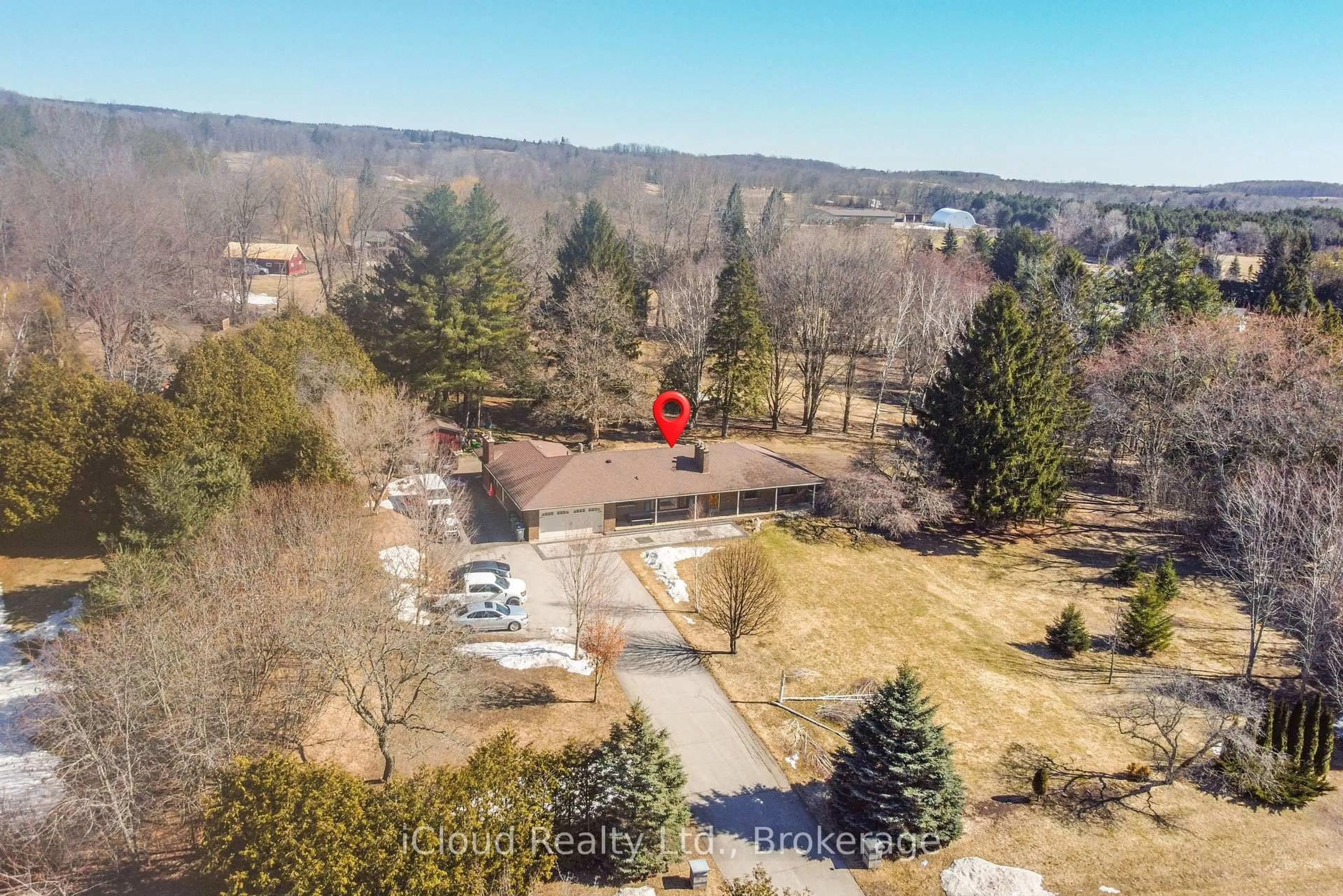 A pic from outside/outdoor area/front of a property/back of a property/a pic from drone, water/lake/river/ocean view for 3 Cedar Dr, Caledon Ontario L7K 1H4
