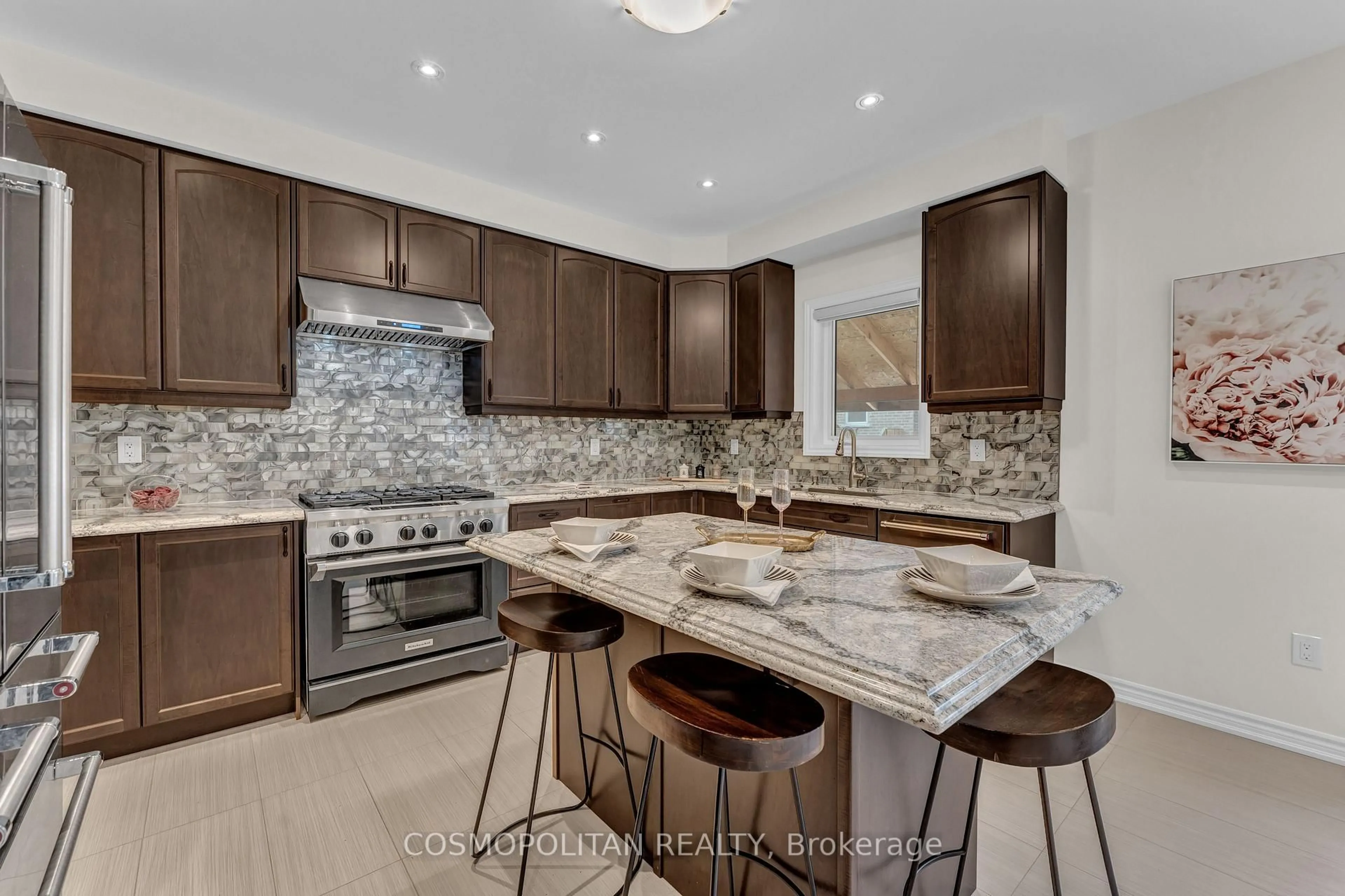 Open concept kitchen, ceramic/tile floor for 10 Loomis Rd, Brampton Ontario L7A 4X4