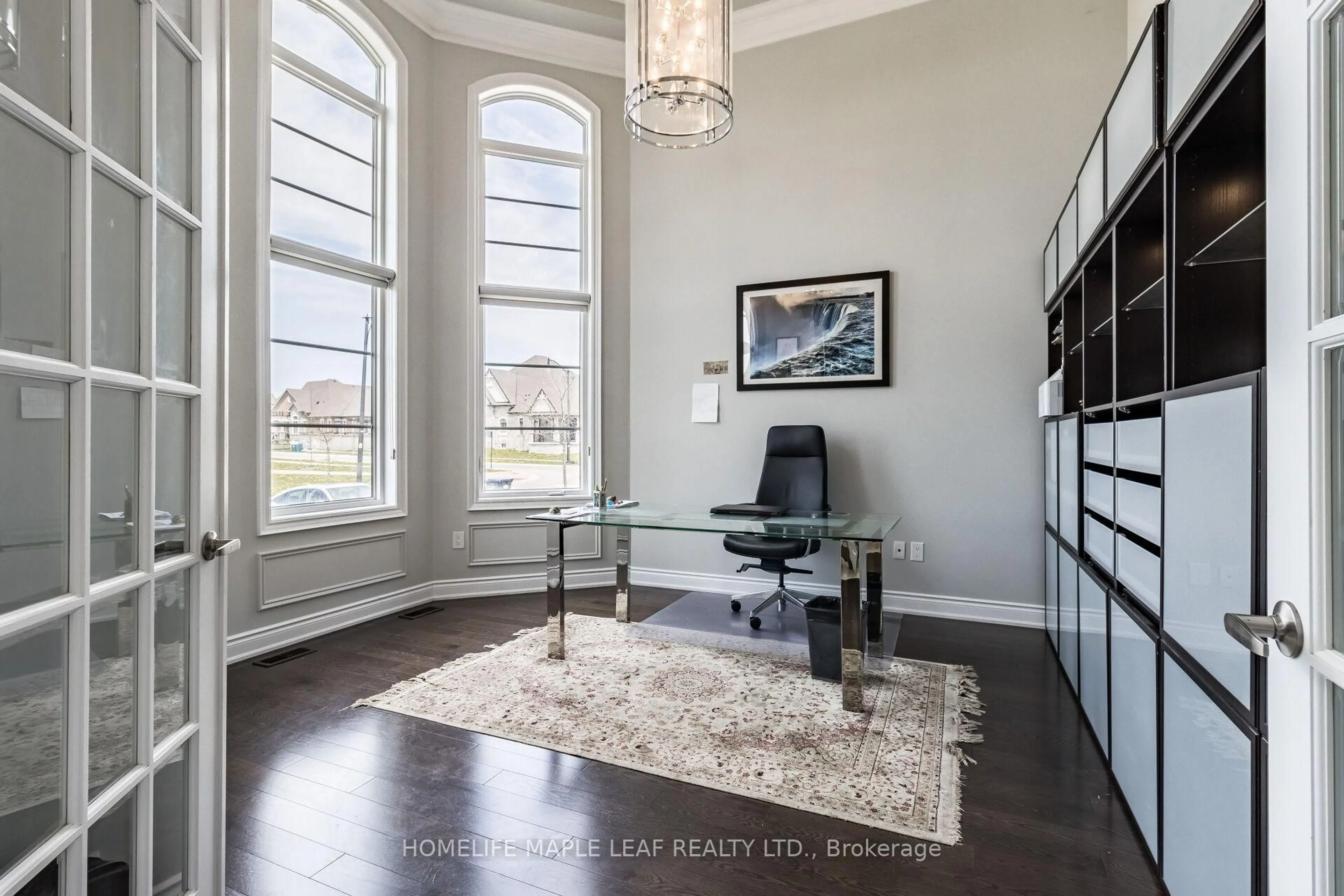 Indoor entryway for 44 Herringbone Cres, Brampton Ontario L6P 4B8