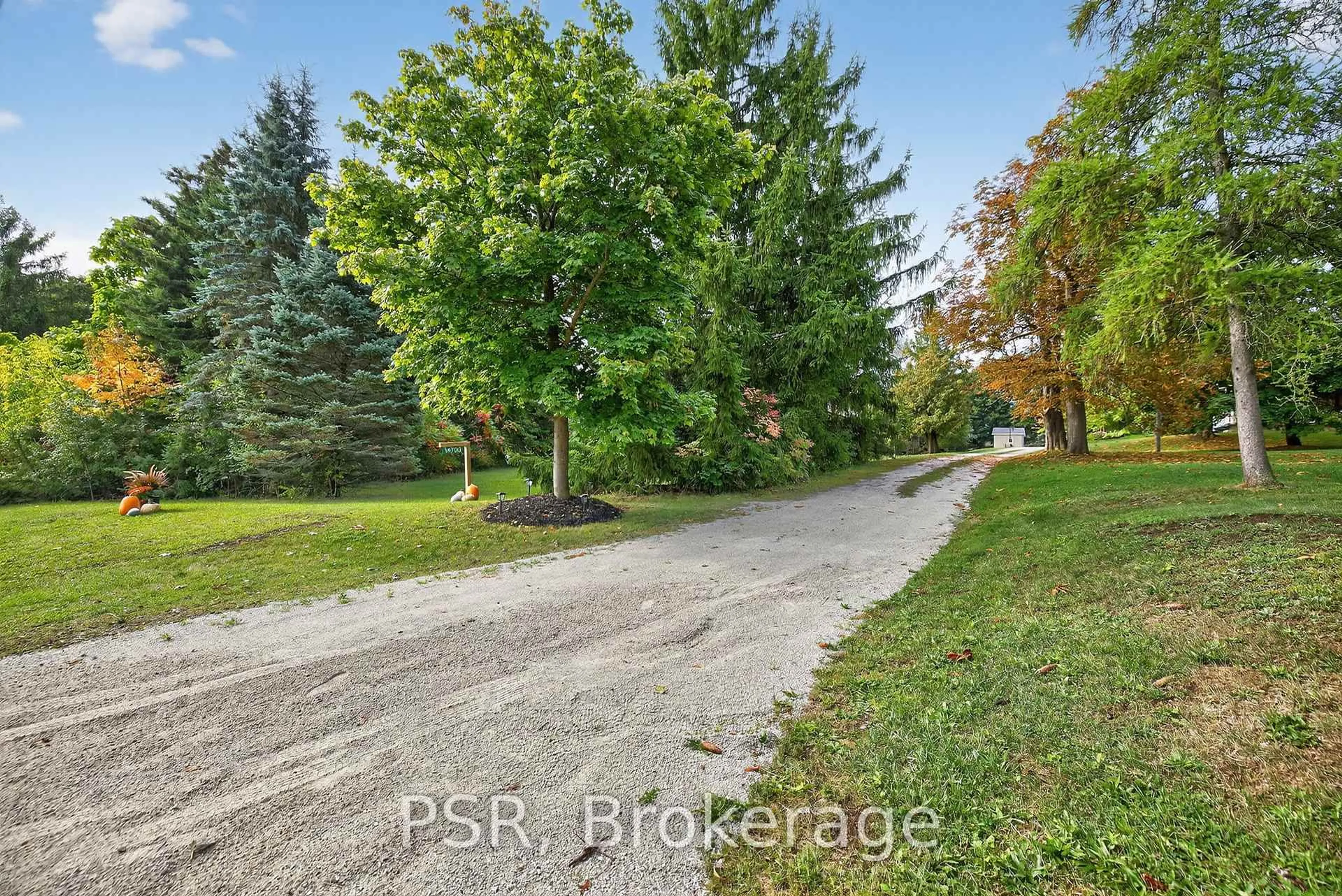 Patio, street for 14700 Creditview Rd, Caledon Ontario L7C 3G1
