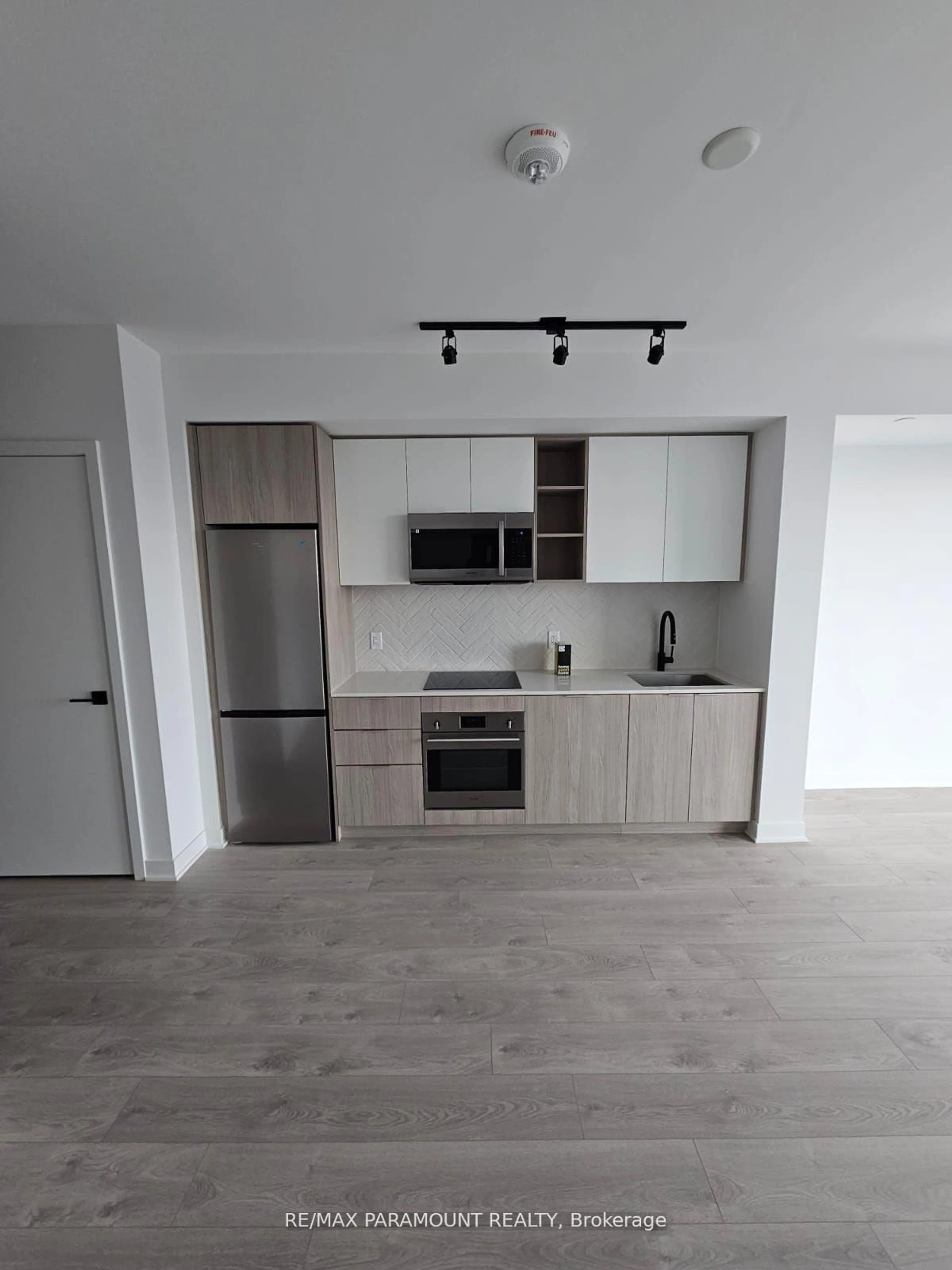 Standard kitchen, wood/laminate floor for 36 Zorra St #3206, Toronto Ontario M8Z 0G5