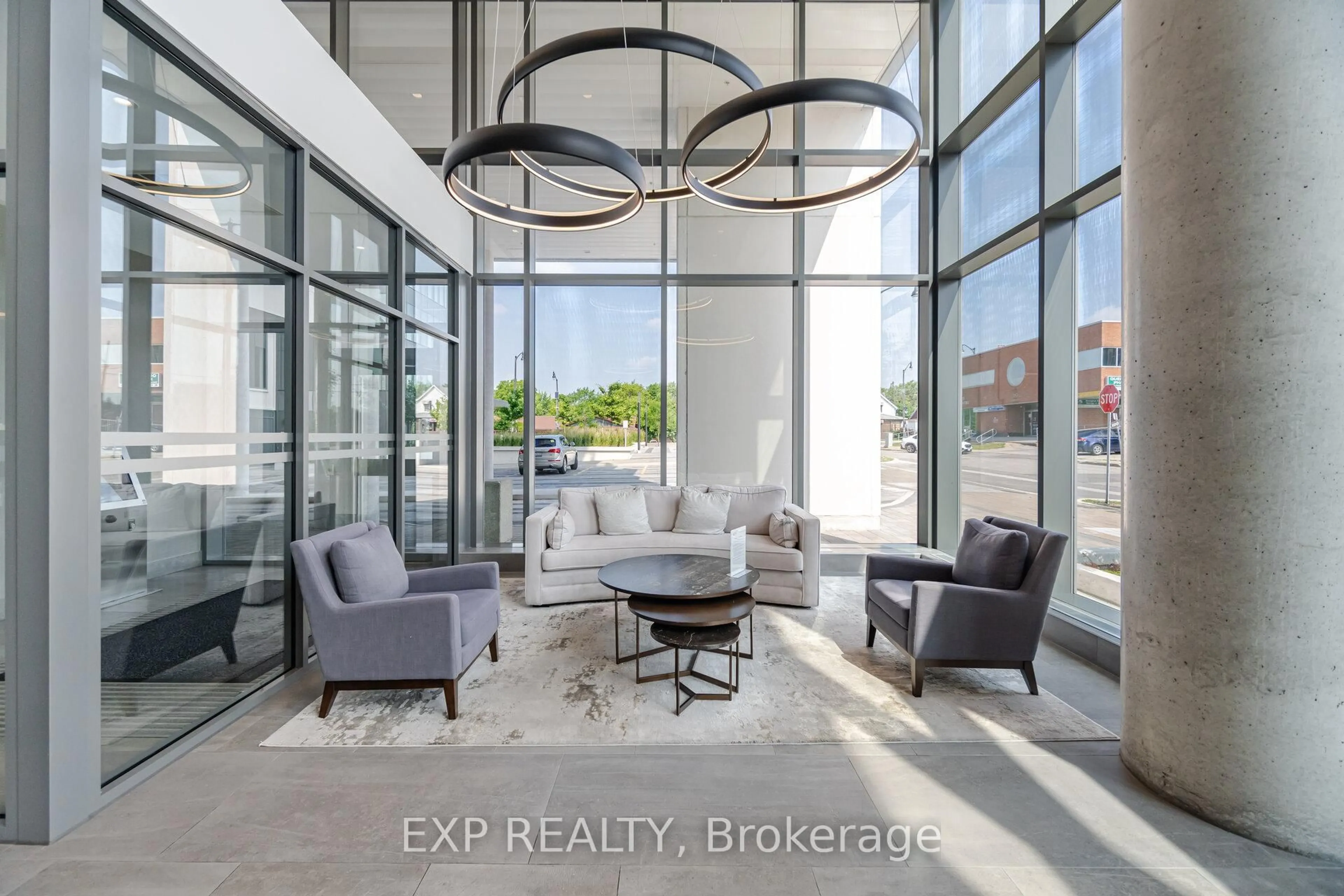 Indoor entryway for 15 Lynch St #903, Brampton Ontario L6W 0C7