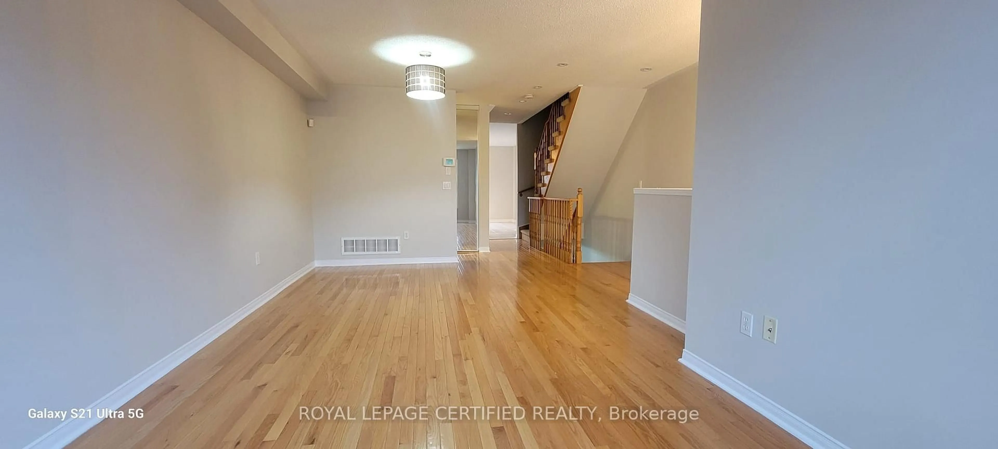 Unknown for 876 Scollard Crt, Mississauga Ontario L5V 2R5