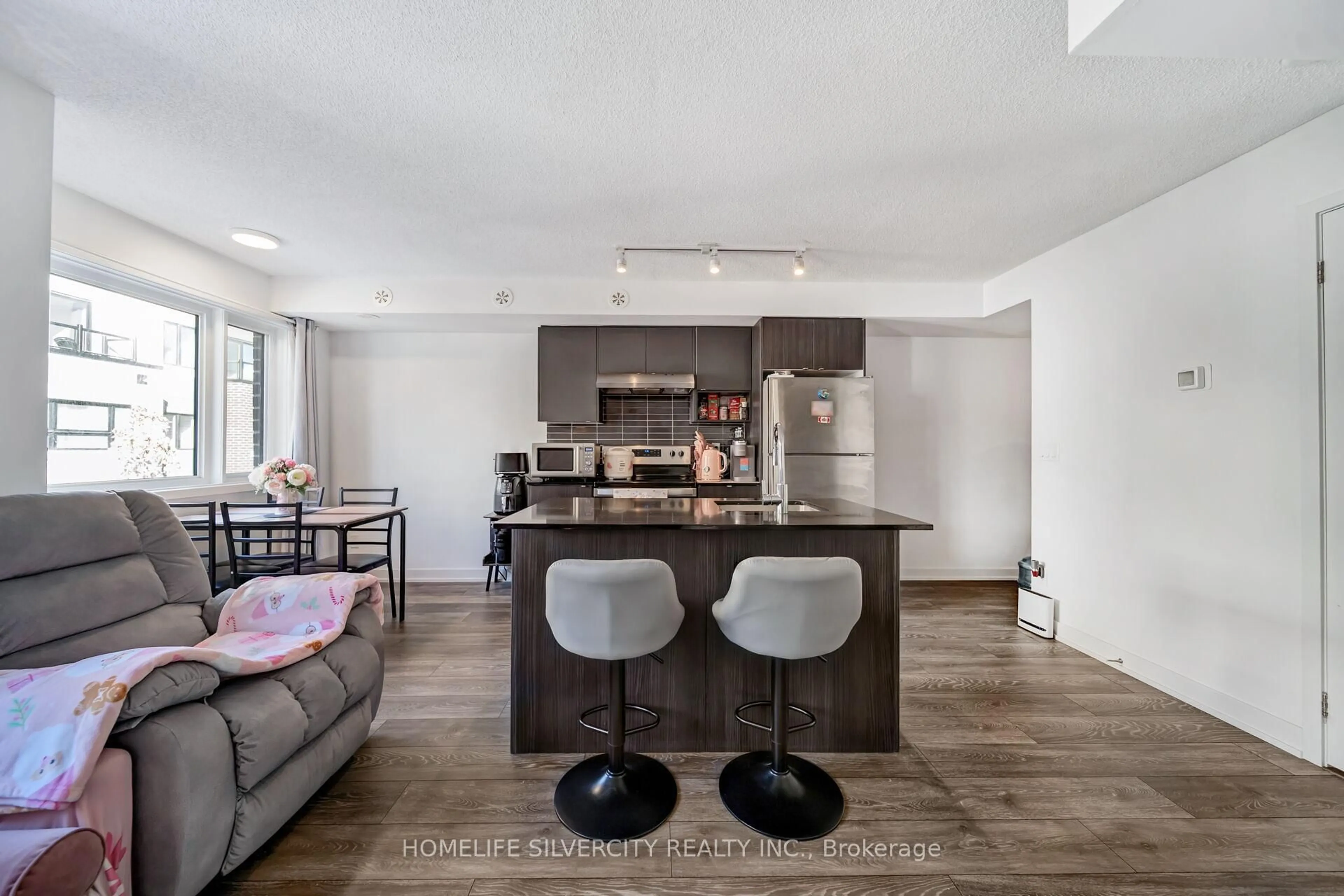 Open concept kitchen, unknown for 1131 Cooke Blvd #712, Burlington Ontario L7T 0C3