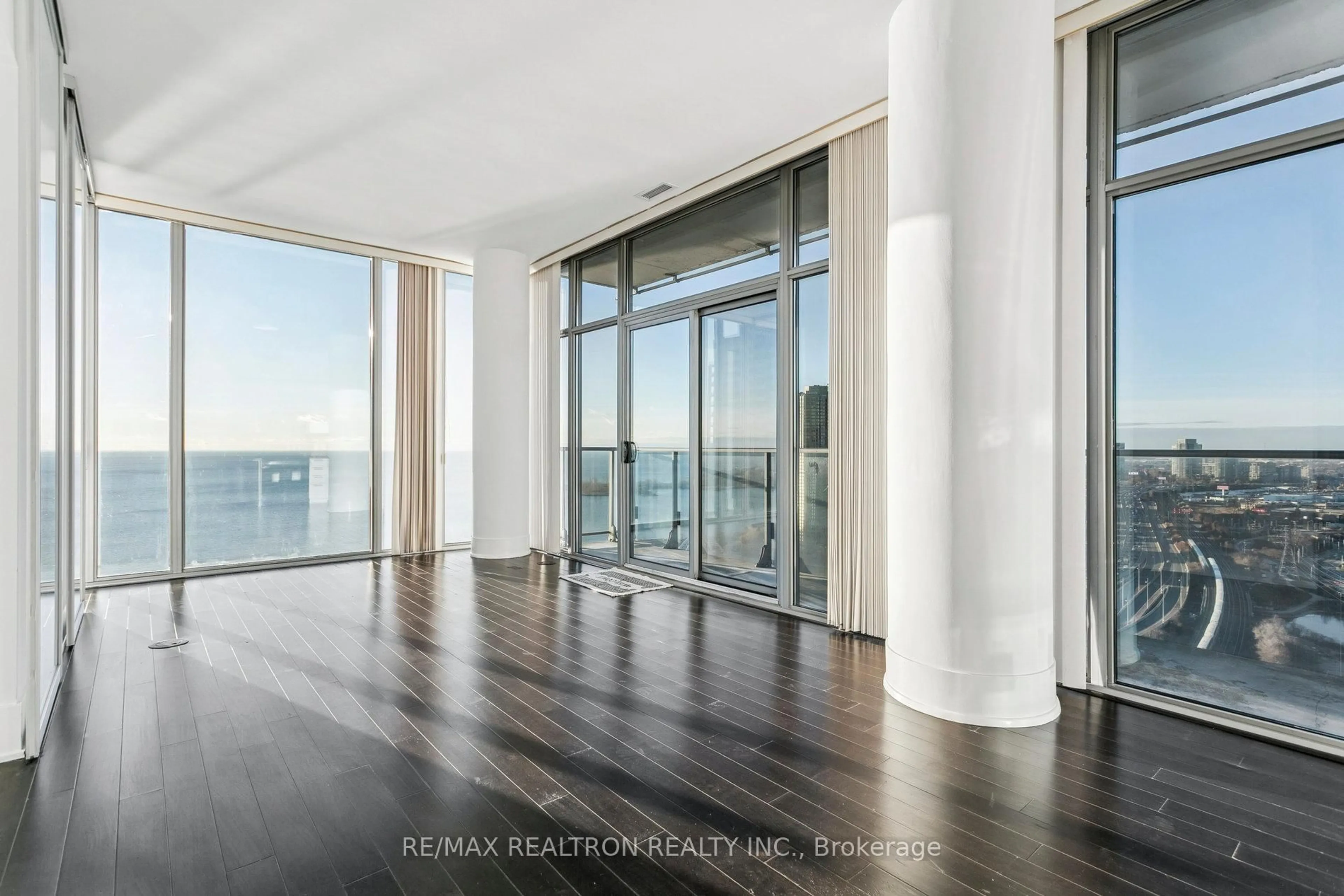 Indoor foyer for 103 The Queensway #2805, Toronto Ontario M6S 5B3