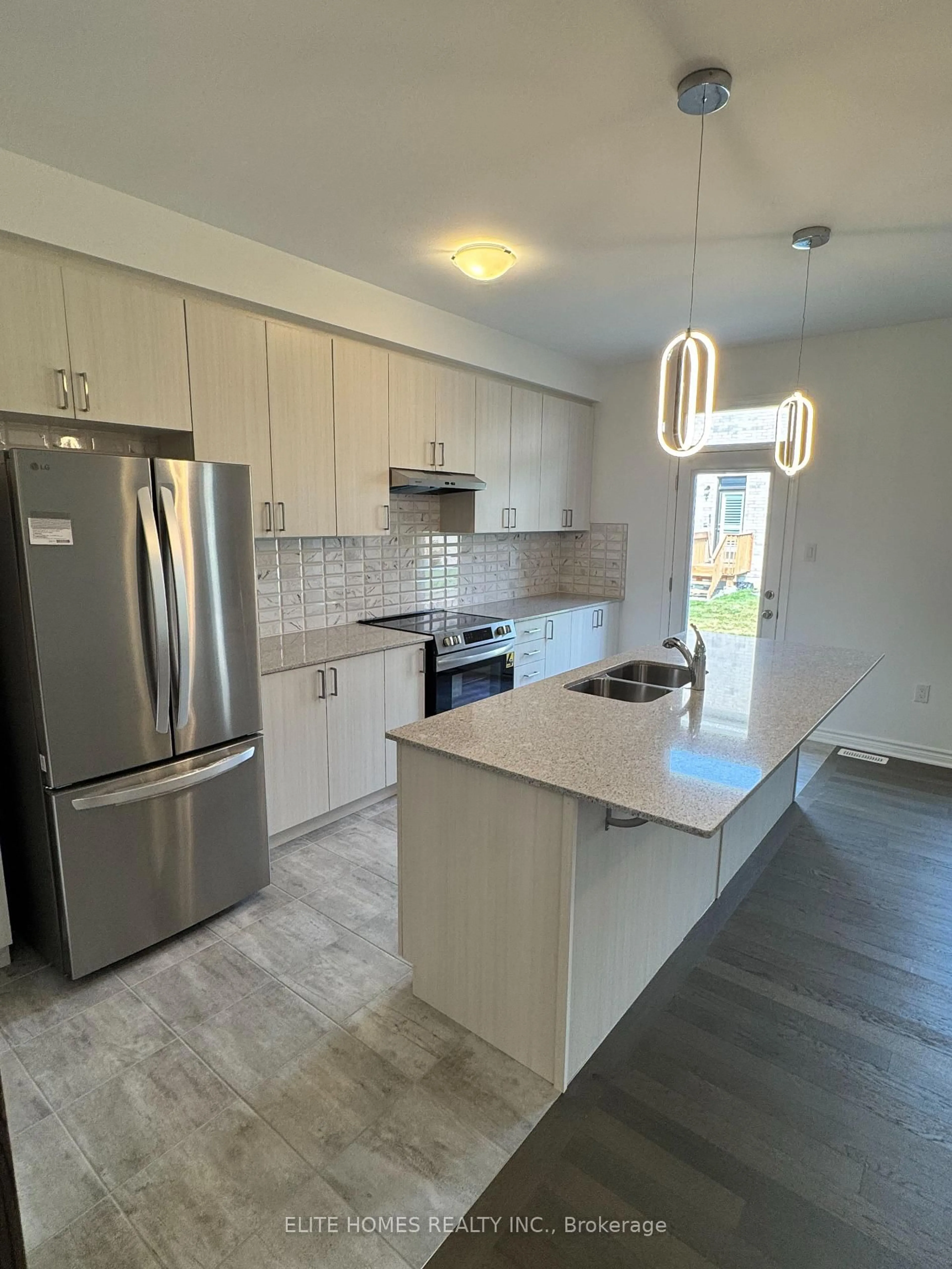Open concept kitchen, unknown for 277 Marigold Crt, Milton Ontario L9T 2X5