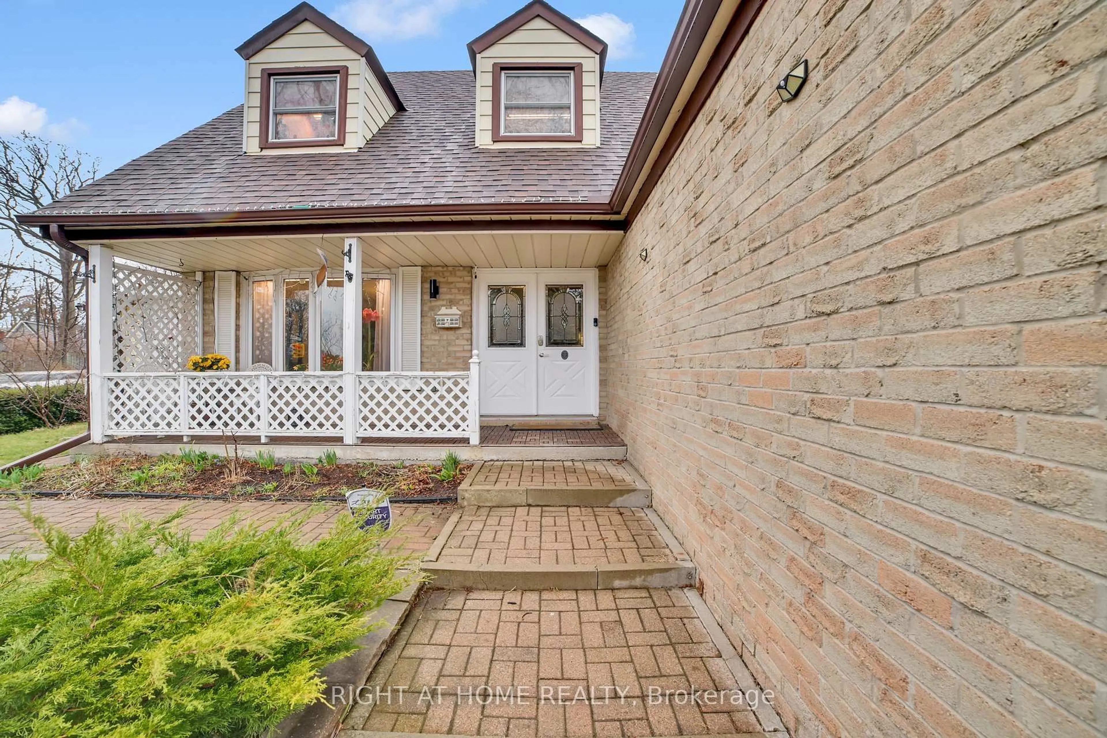 Home with brick exterior material, street for 2298 Cavendish Dr, Burlington Ontario L7P 3L7