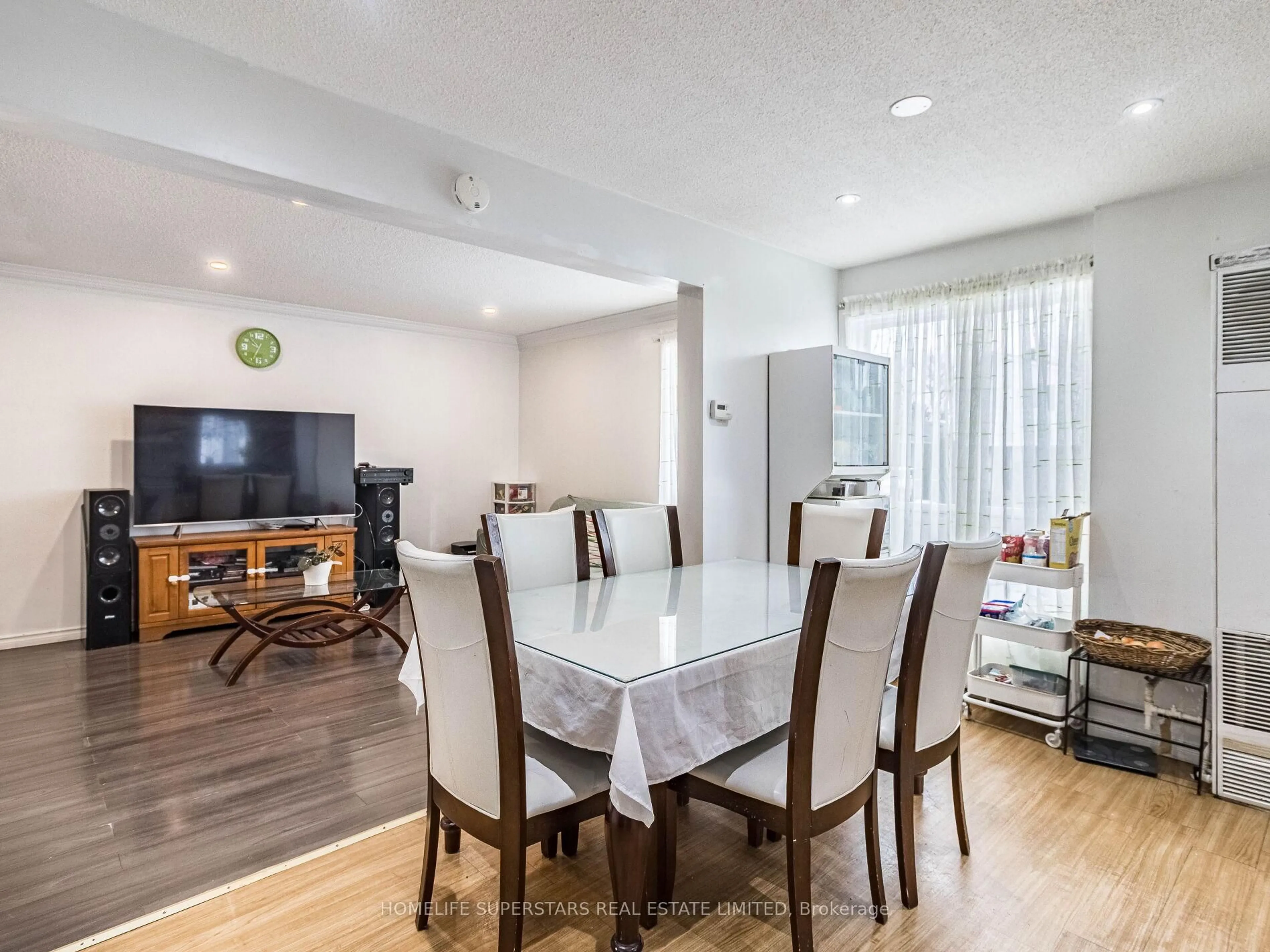 Dining room, wood/laminate floor for 3 Haley Crt, Brampton Ontario L6S 1N6