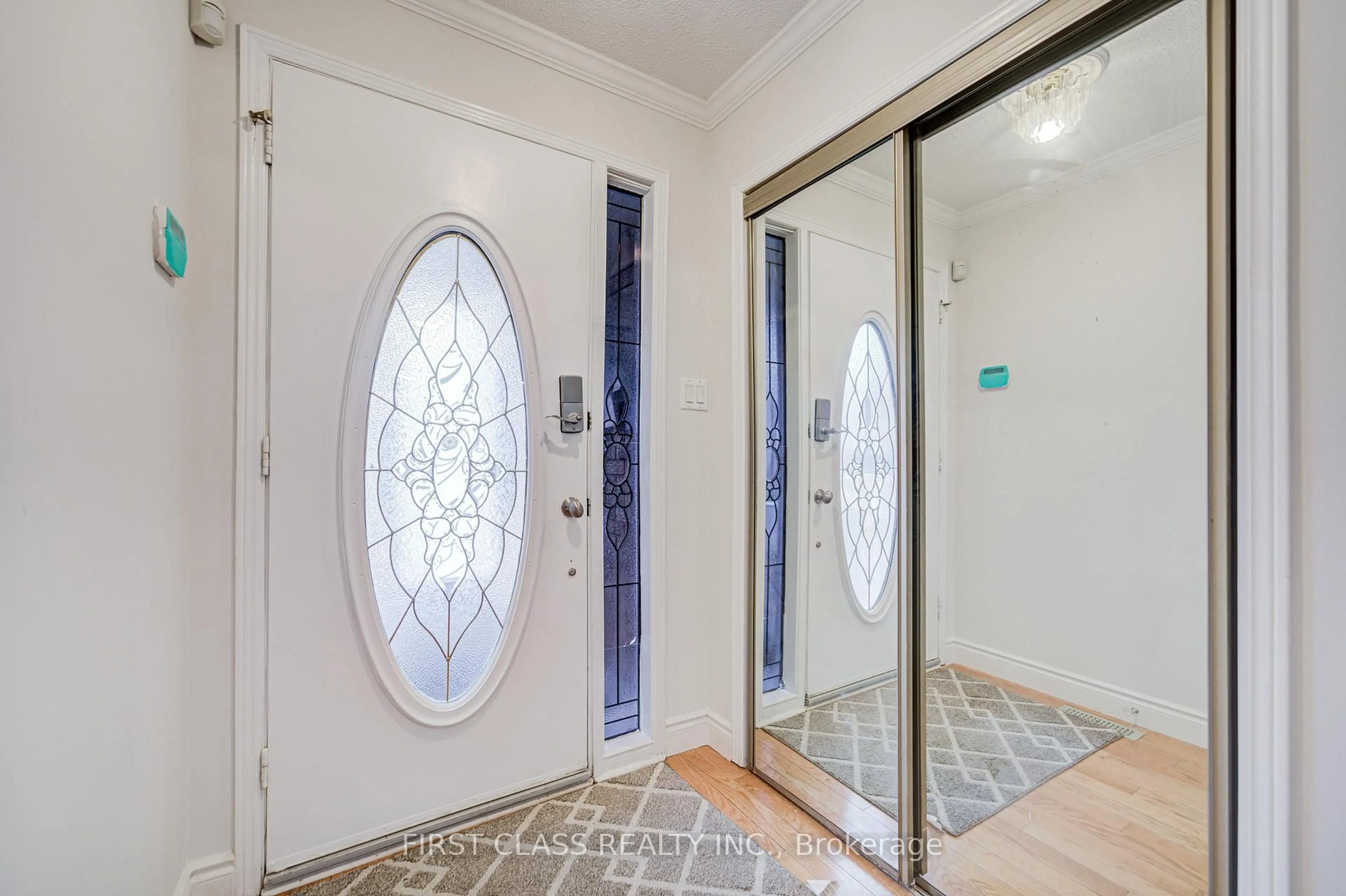 Indoor entryway for 4503 Kimbermount Ave, Mississauga Ontario L5M 4J4