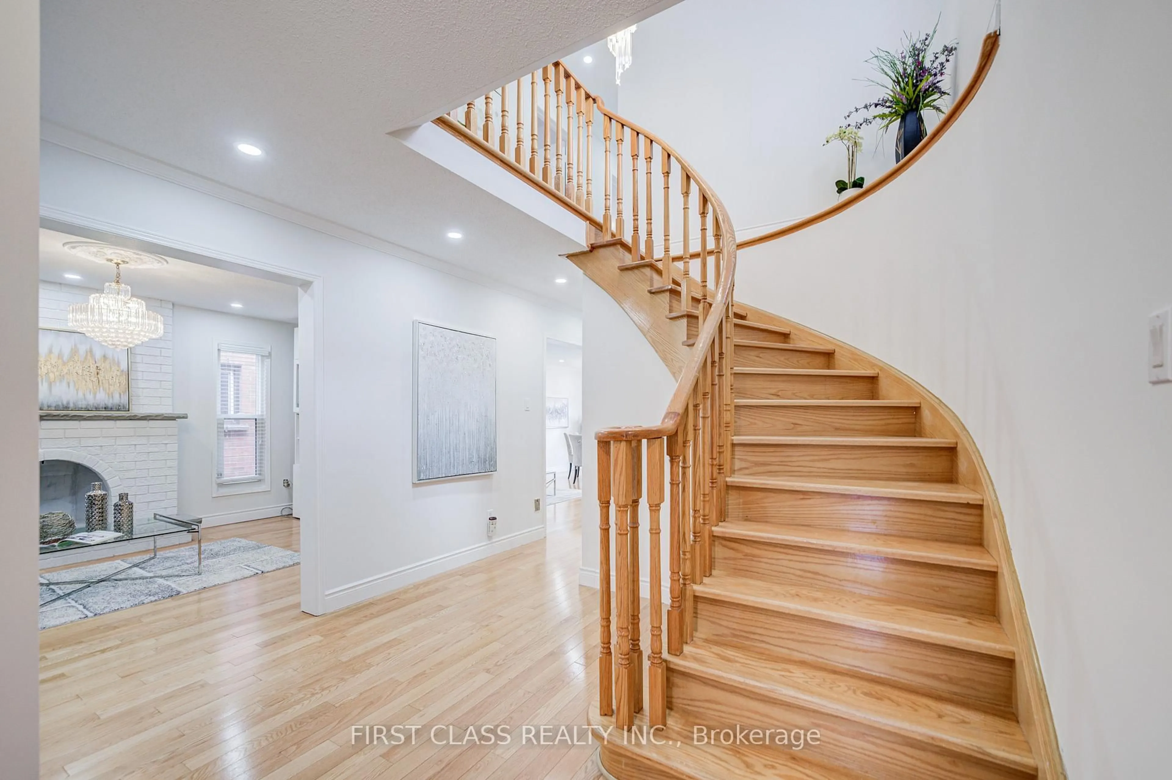 Stairs for 4503 Kimbermount Ave, Mississauga Ontario L5M 4J4