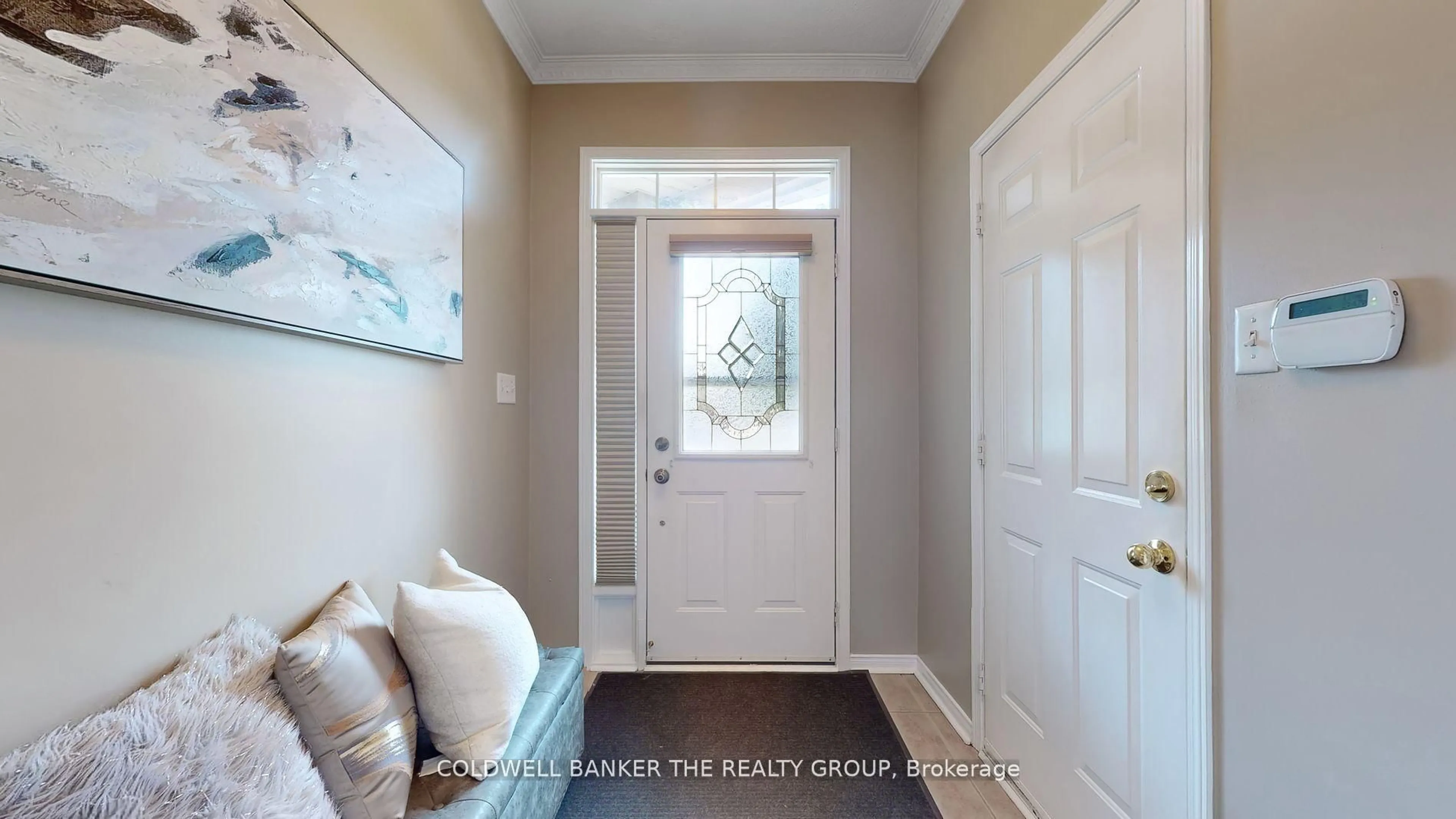 Indoor entryway for 5 Collingwood Ave, Brampton Ontario L7A 2E5