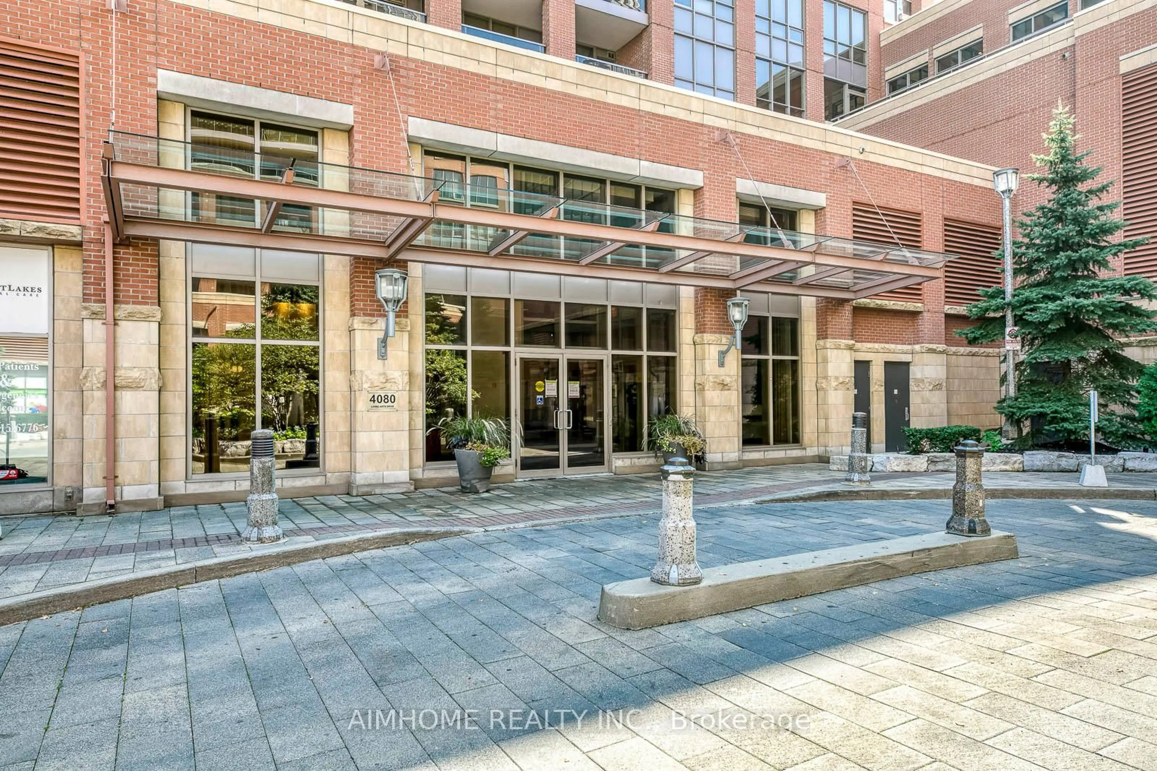 Indoor foyer for 4080 Living Arts Dr #514, Mississauga Ontario L5B 4M8