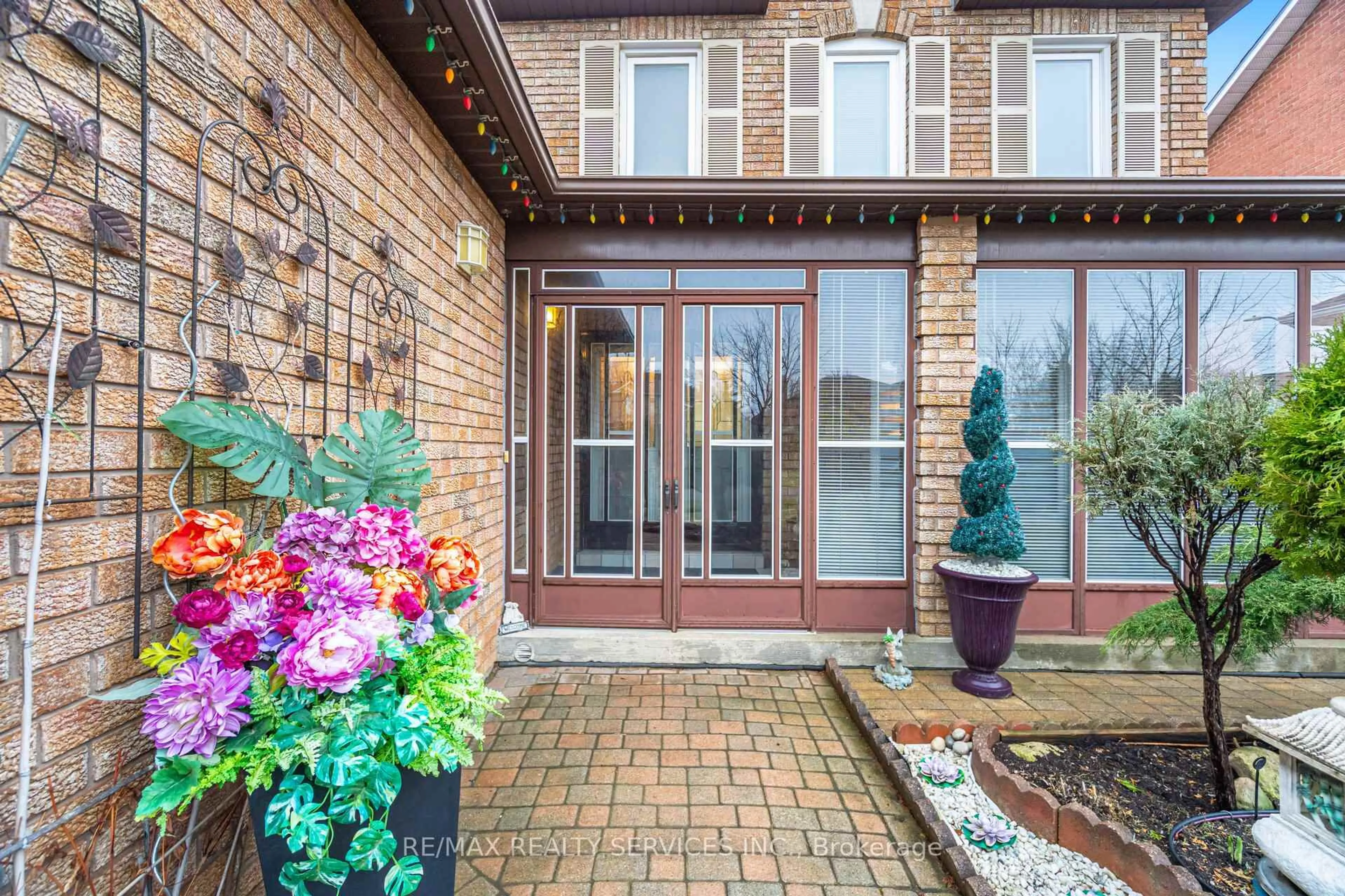 Unknown for 62 Fernbrook Cres, Brampton Ontario L6Z 3N7