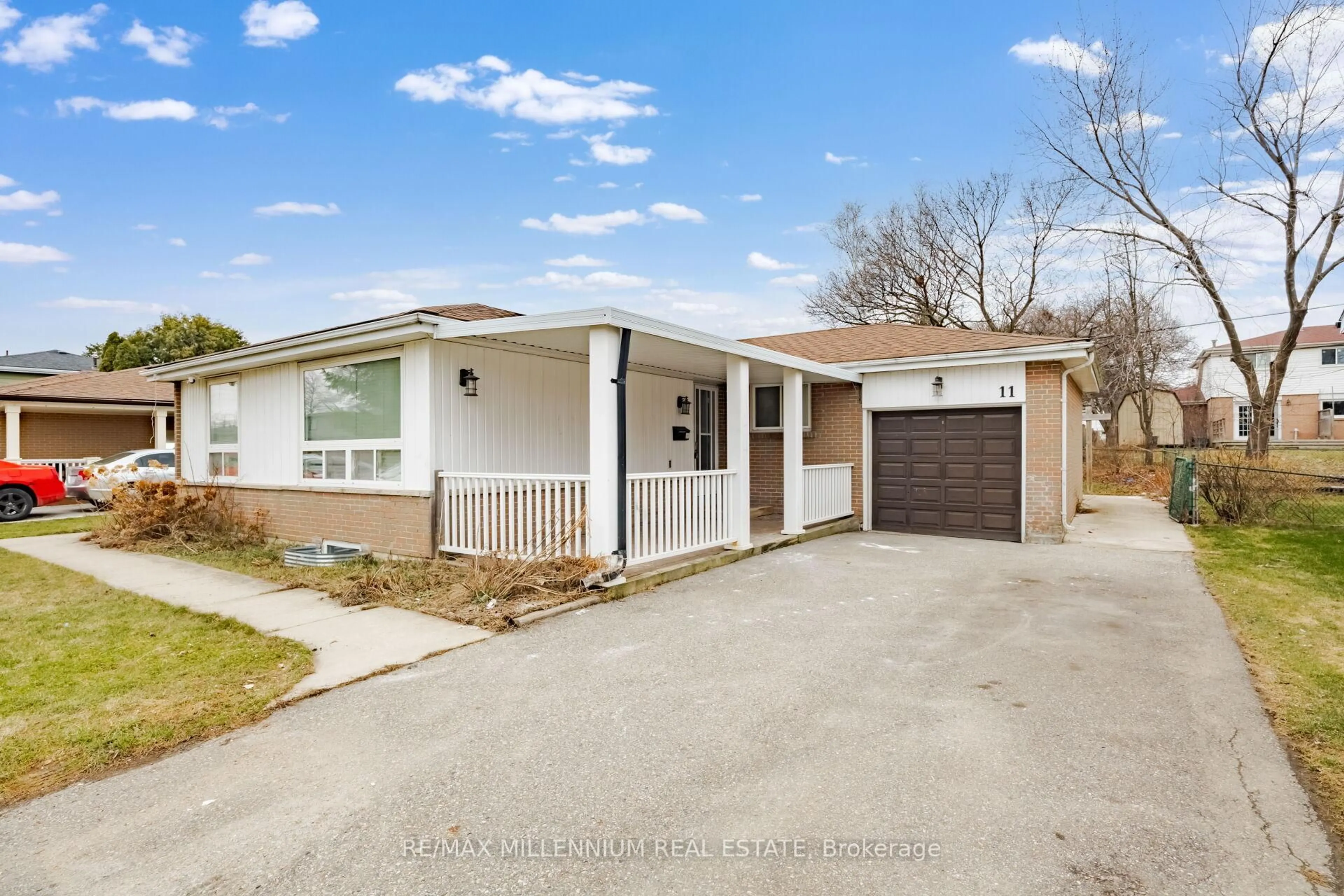 Unknown for 11 Beechwood Cres, Brampton Ontario L6T 1X9