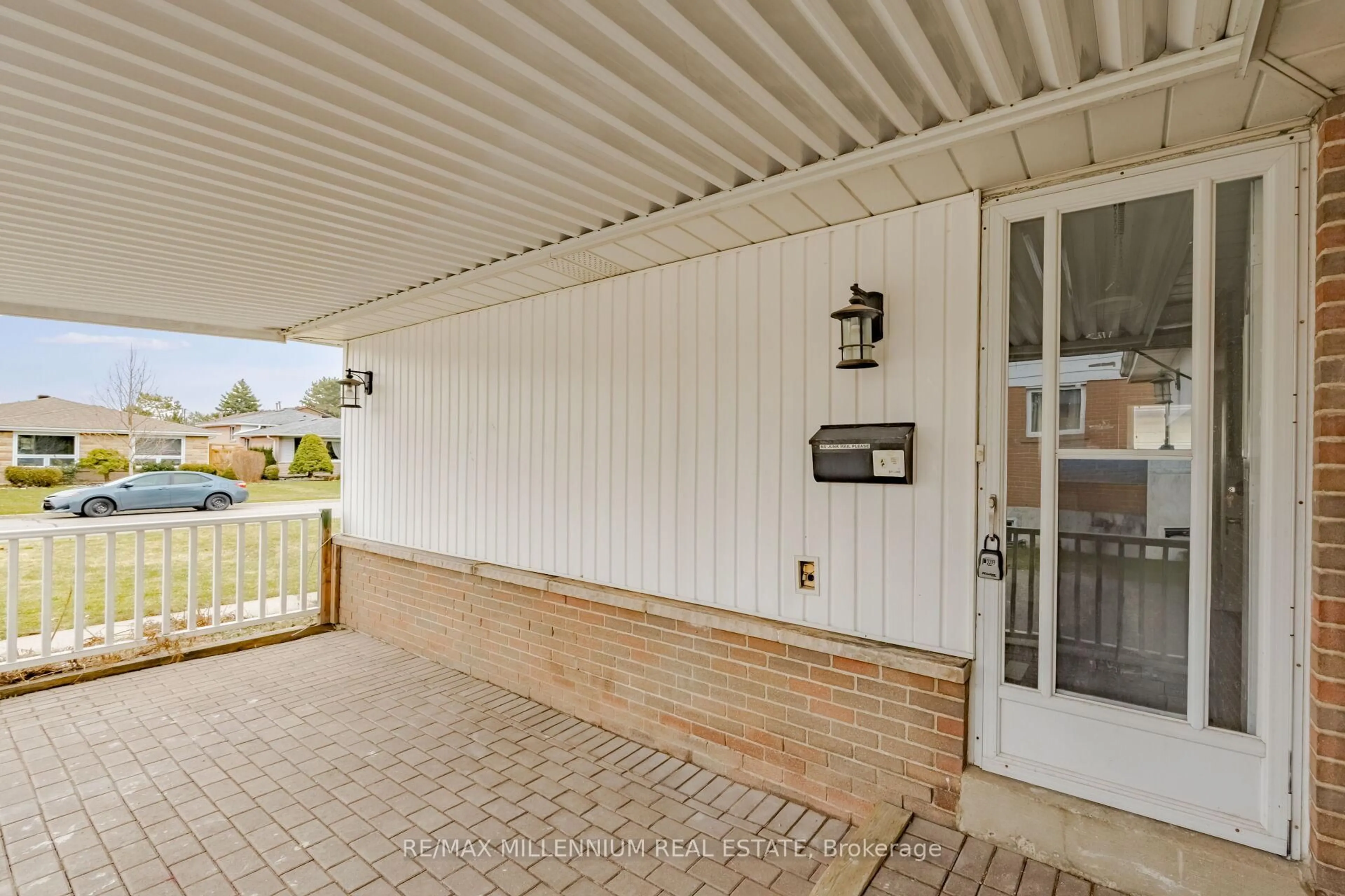 Patio, street for 11 Beechwood Cres, Brampton Ontario L6T 1X9