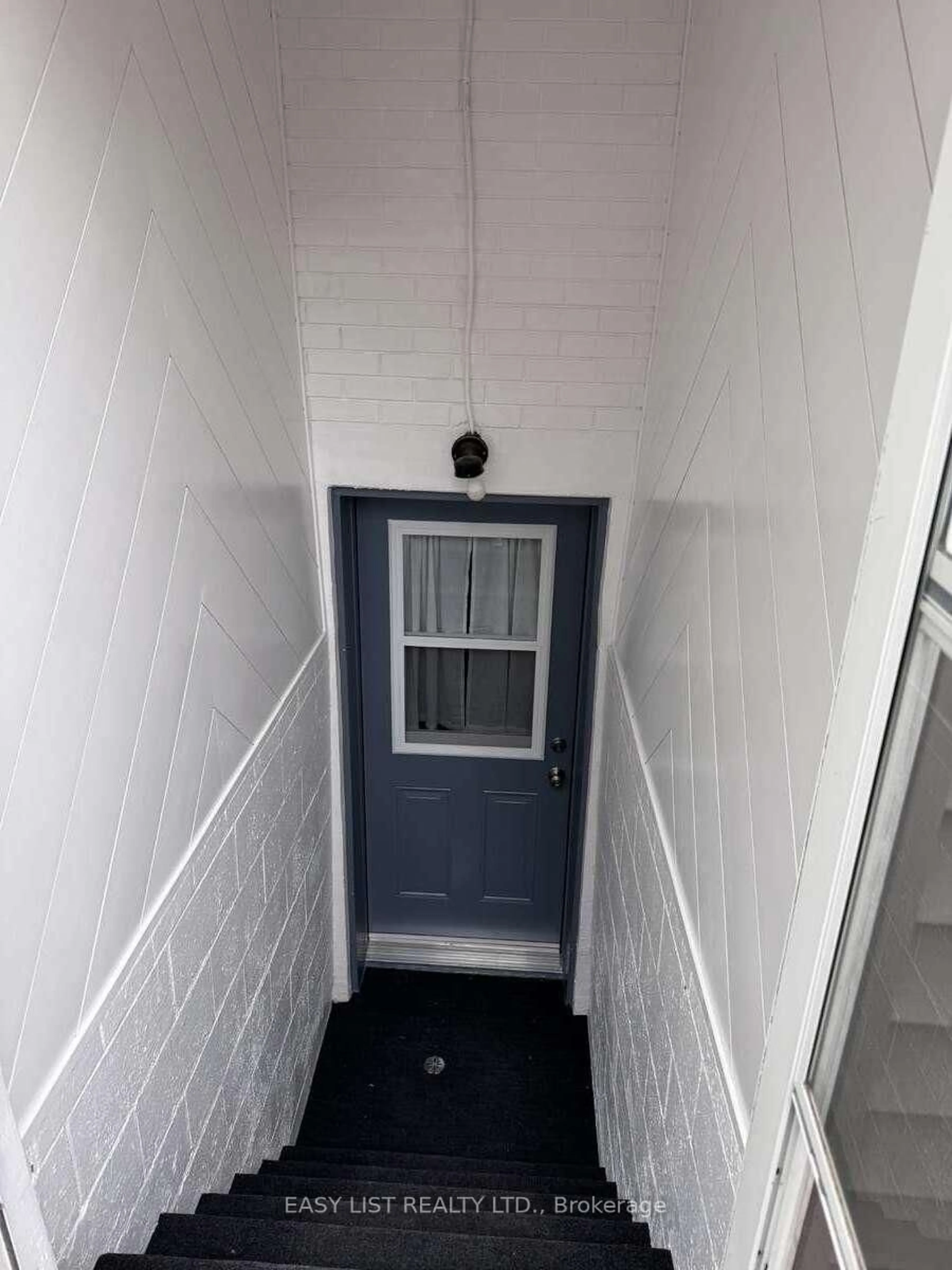 A pic of a room for 55 Commercial St, Milton Ontario L9T 2H6